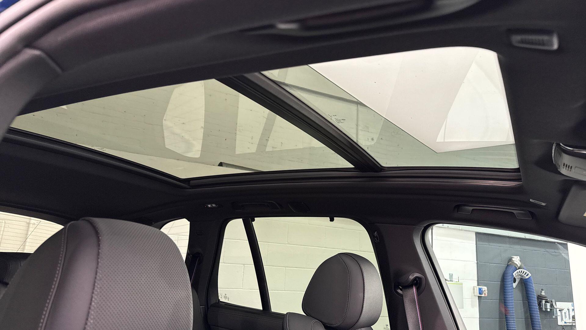 BMW X5 view 21
