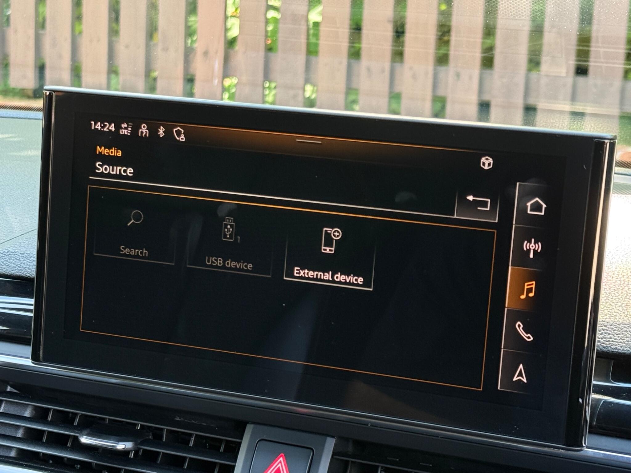 Audi A4 view 32
