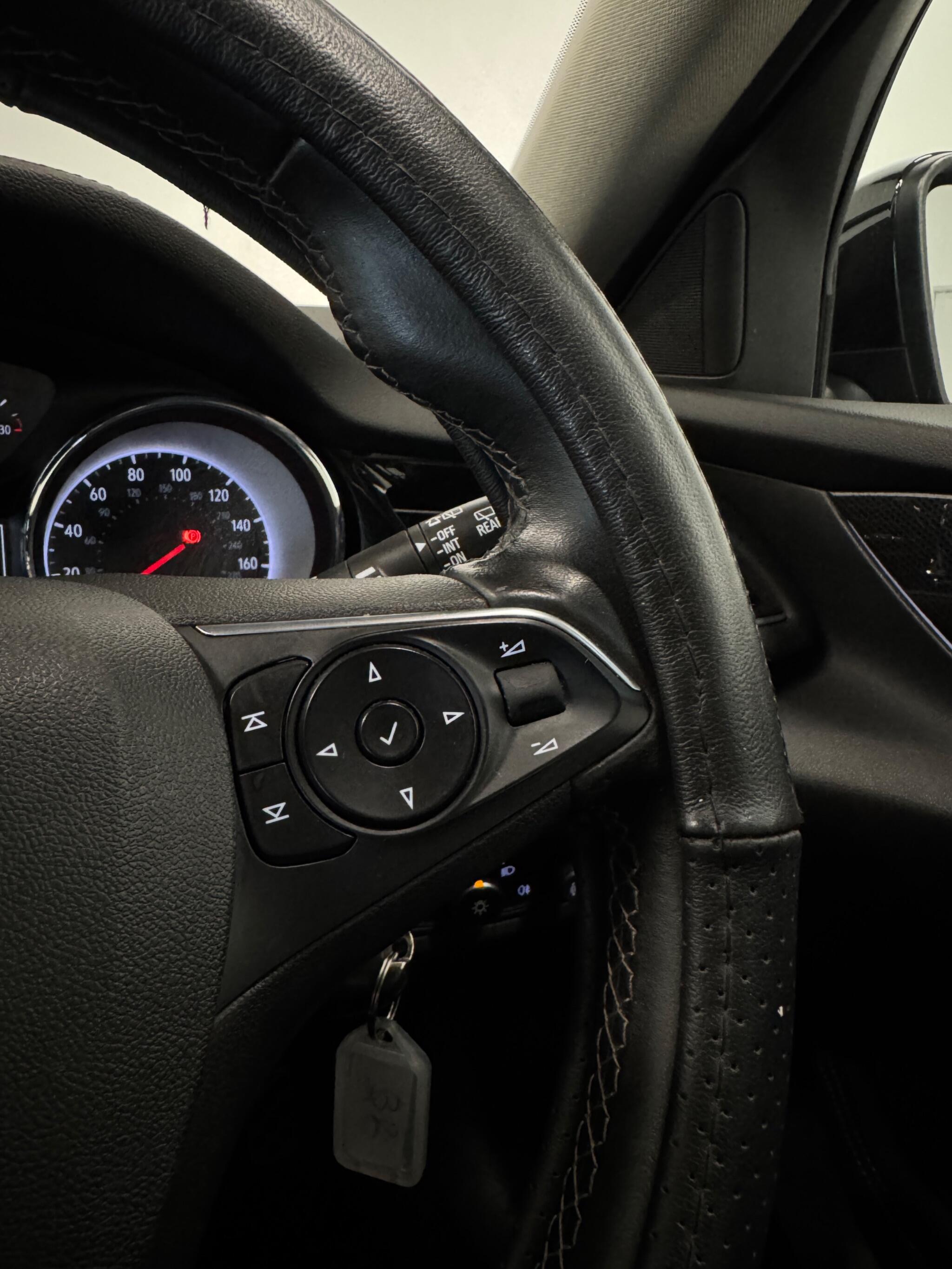 Vauxhall Insignia view 25