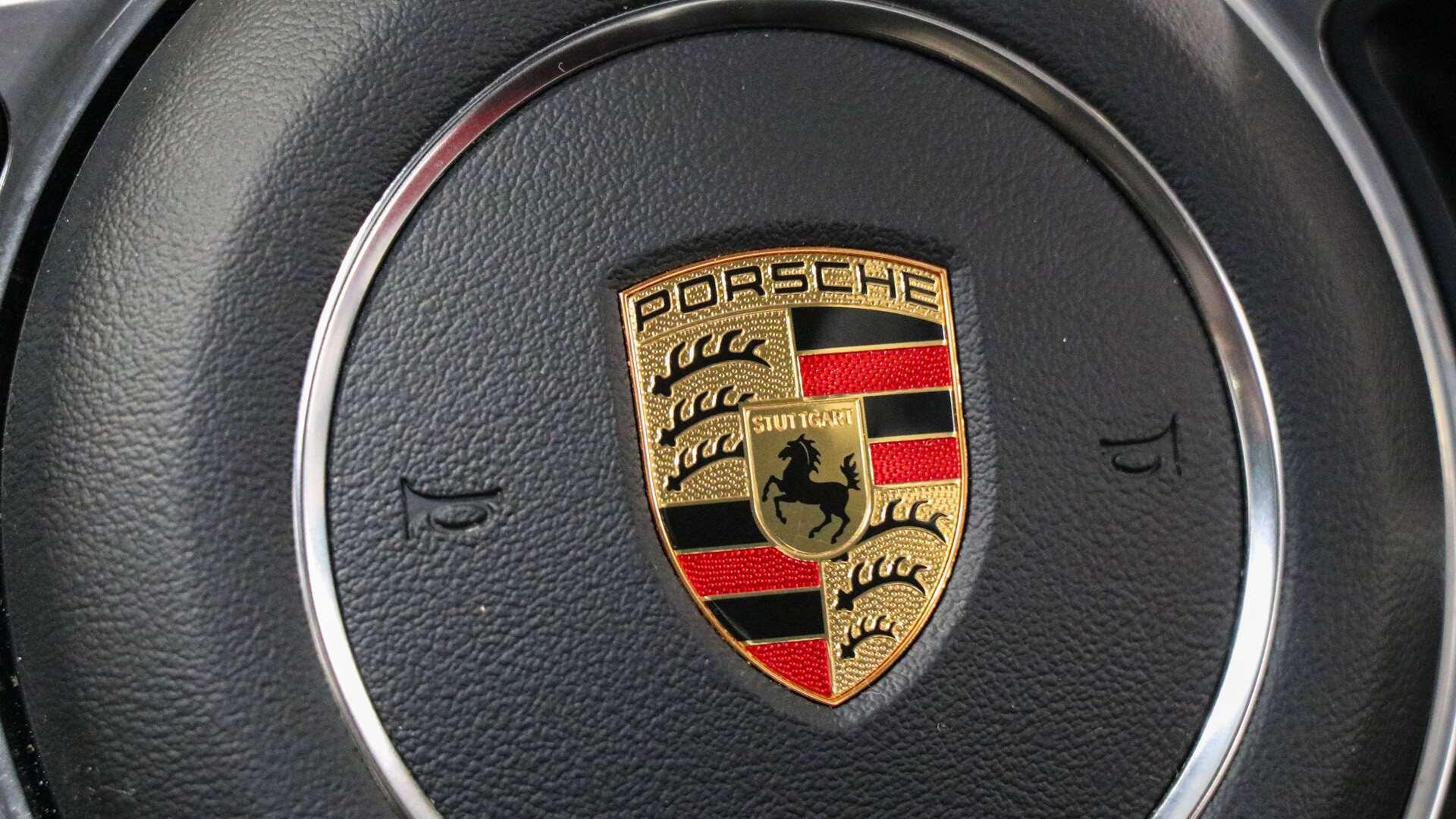 Porsche Macan view 29
