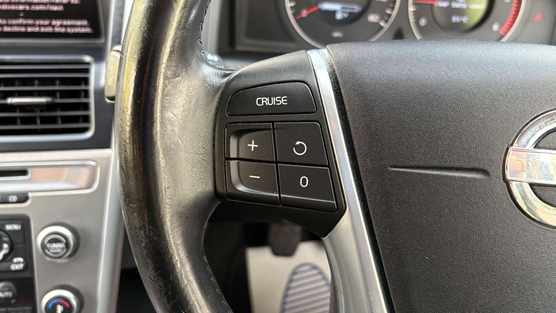Volvo XC60 view 17
