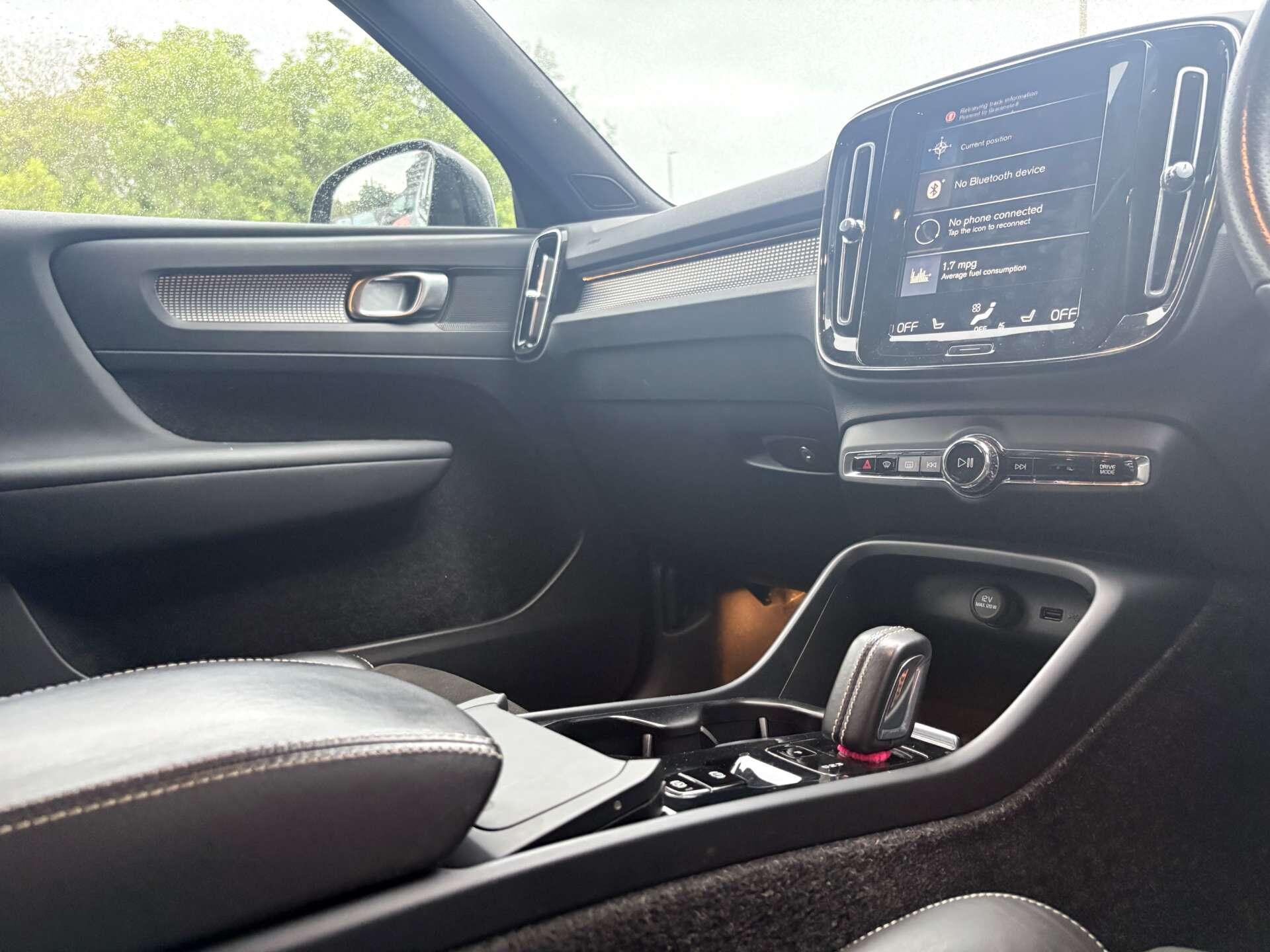 Volvo XC40 view 24