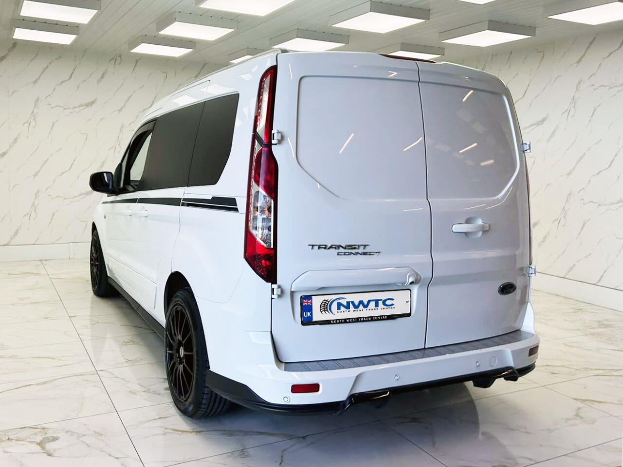 Ford Transit Connect view 9