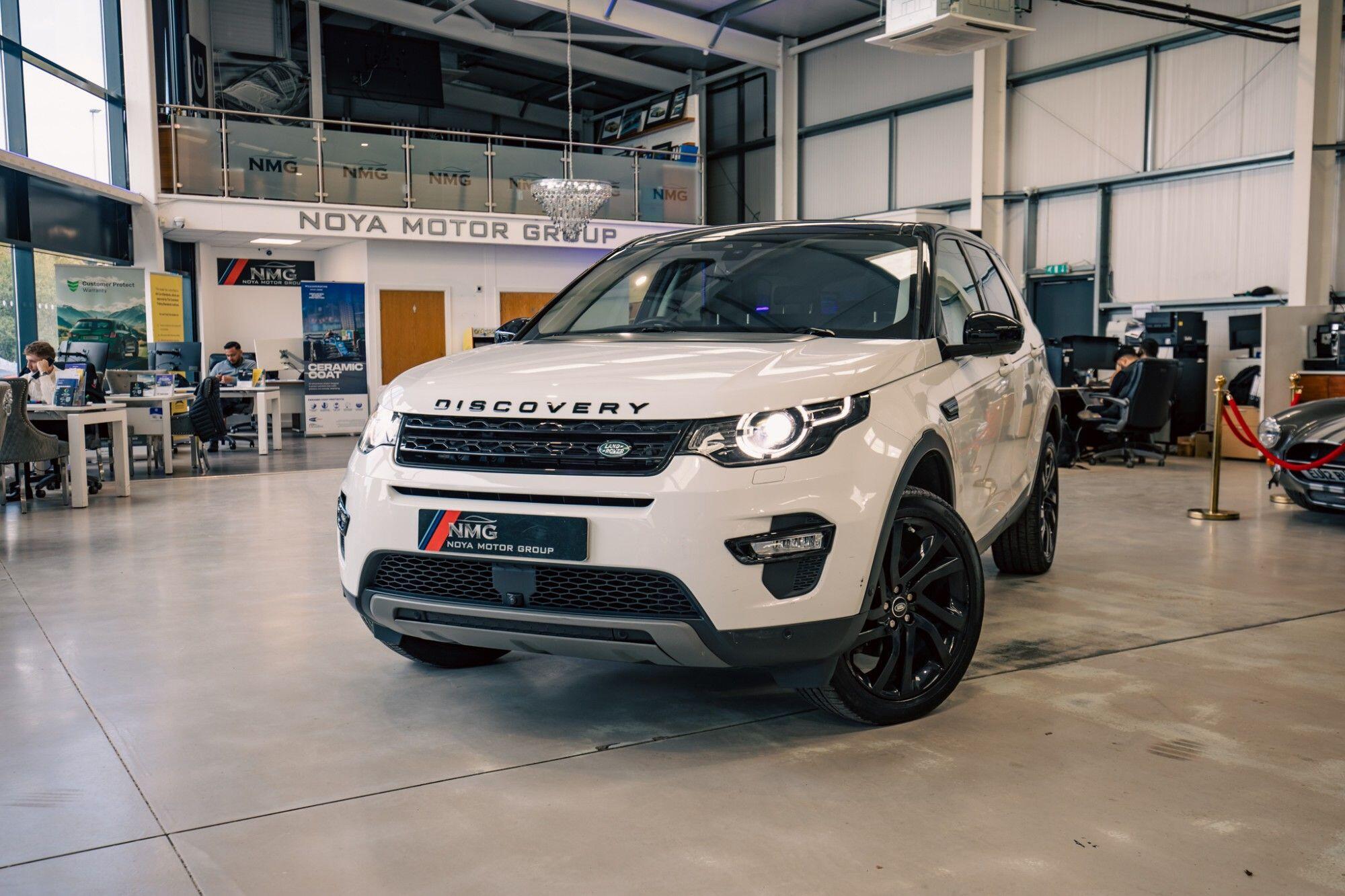 Land Rover Discovery Sport view 4