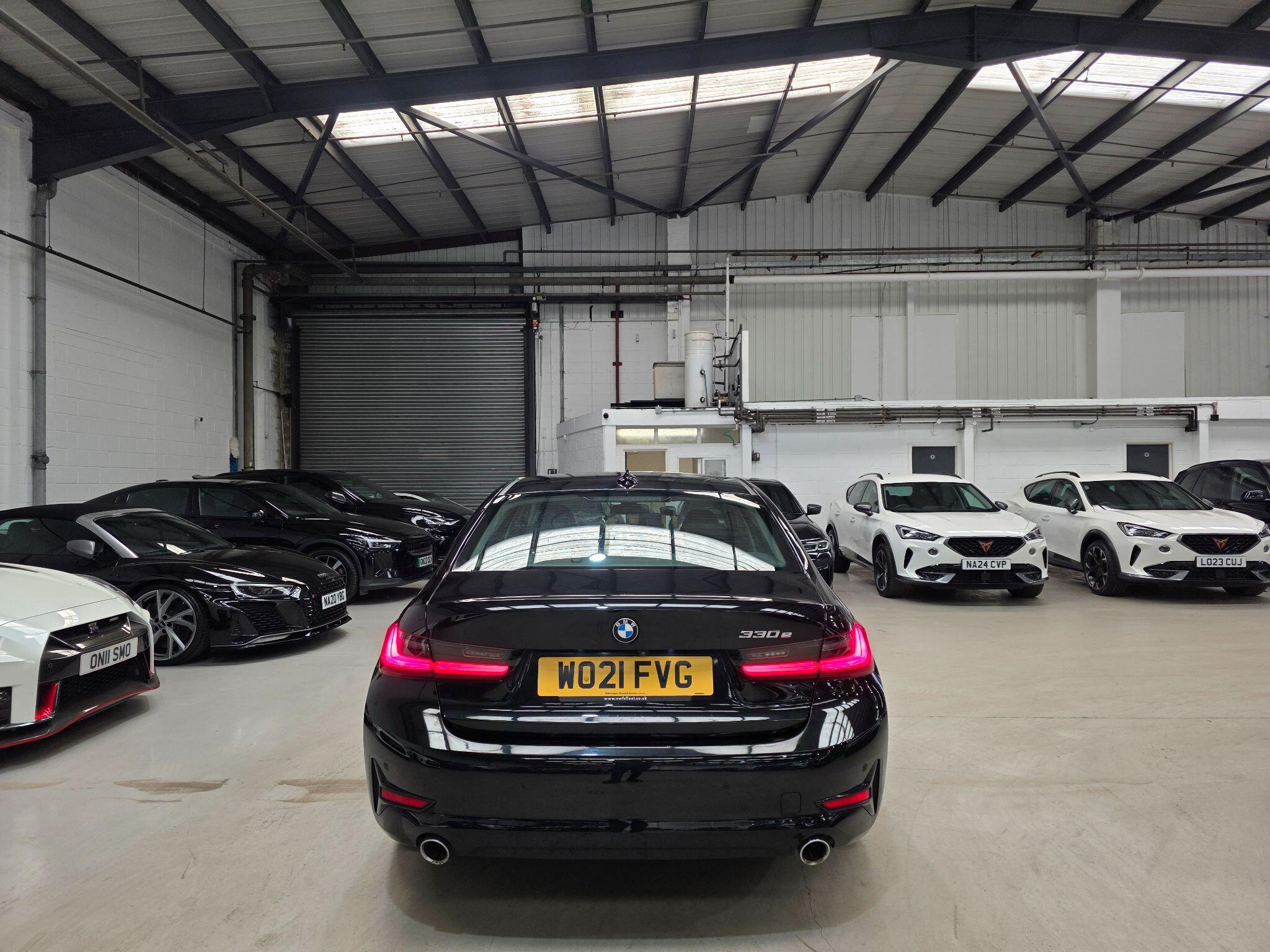 BMW 3 Series view 4