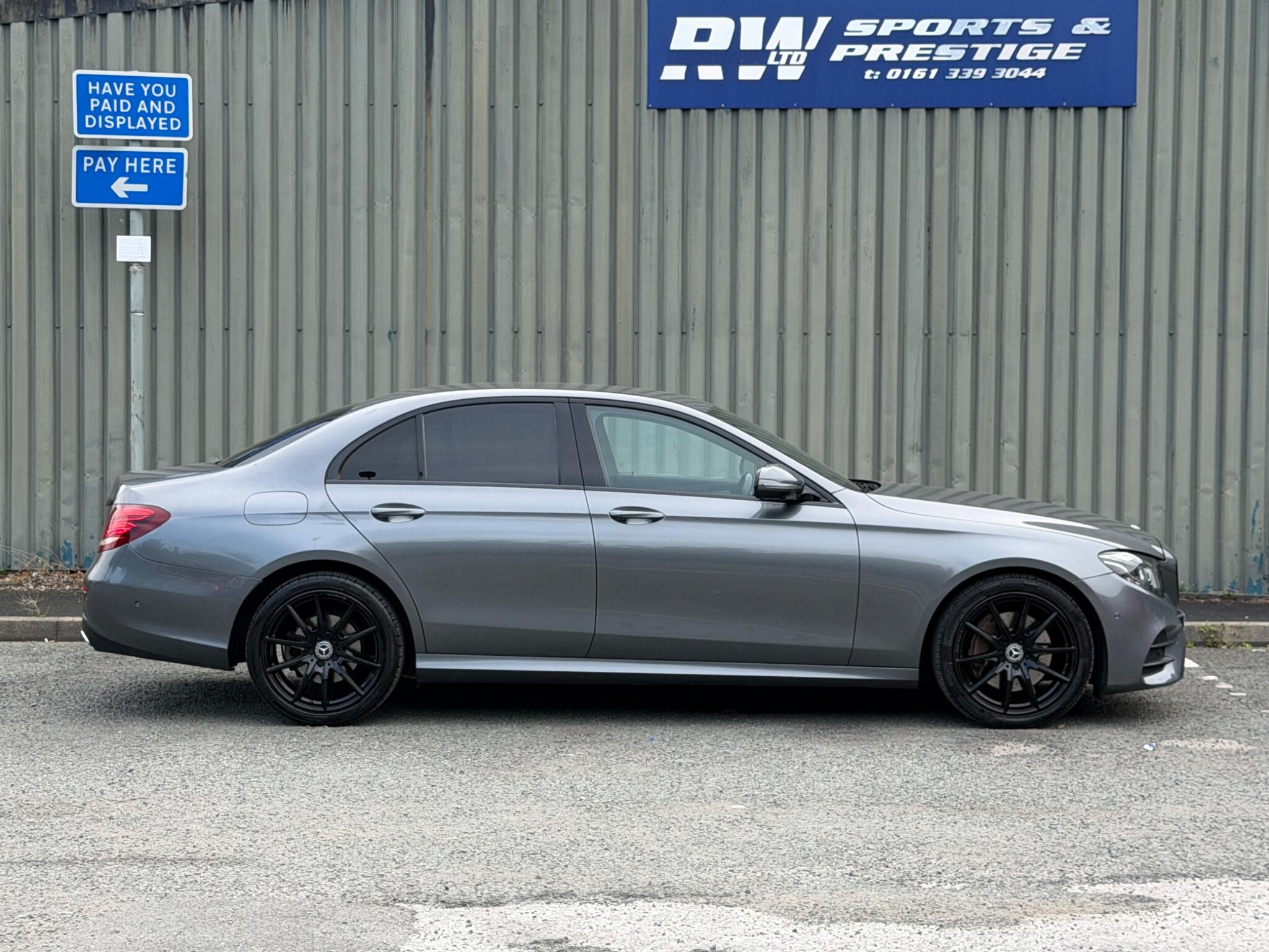 Mercedes-Benz E Class view 23