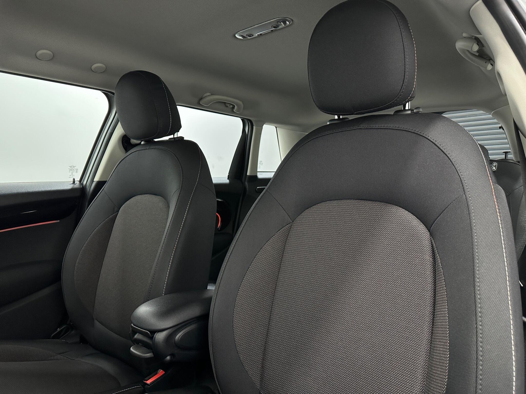 Mini Cooper view 36