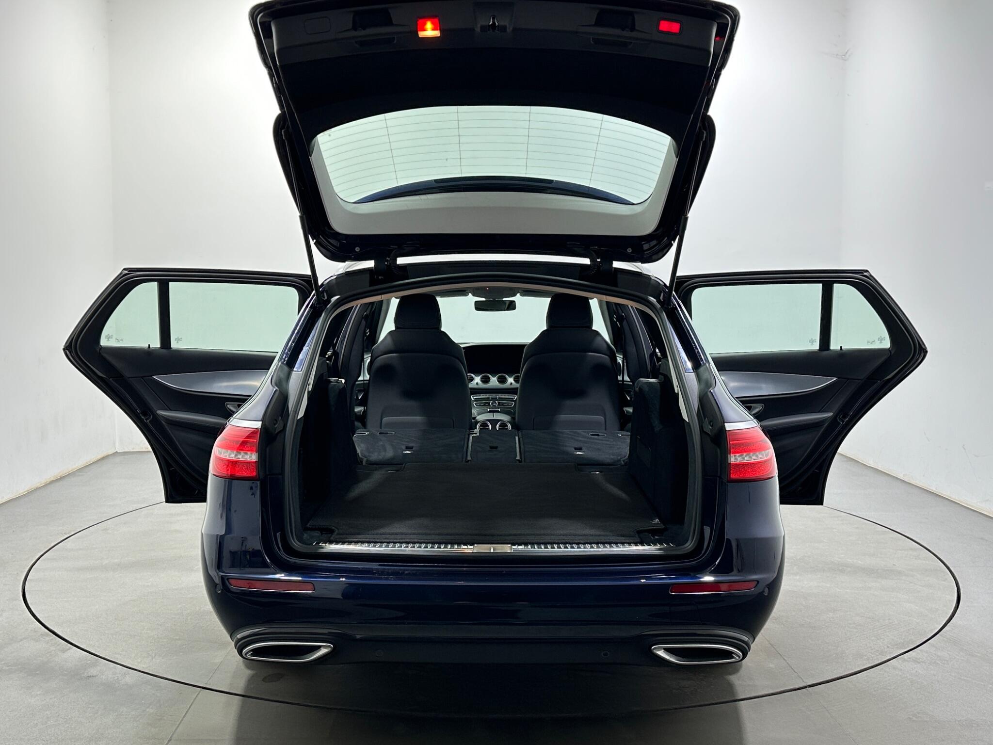 Mercedes-Benz E-Class view 45
