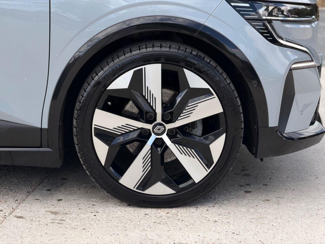 Renault Megane E-Tech view 14