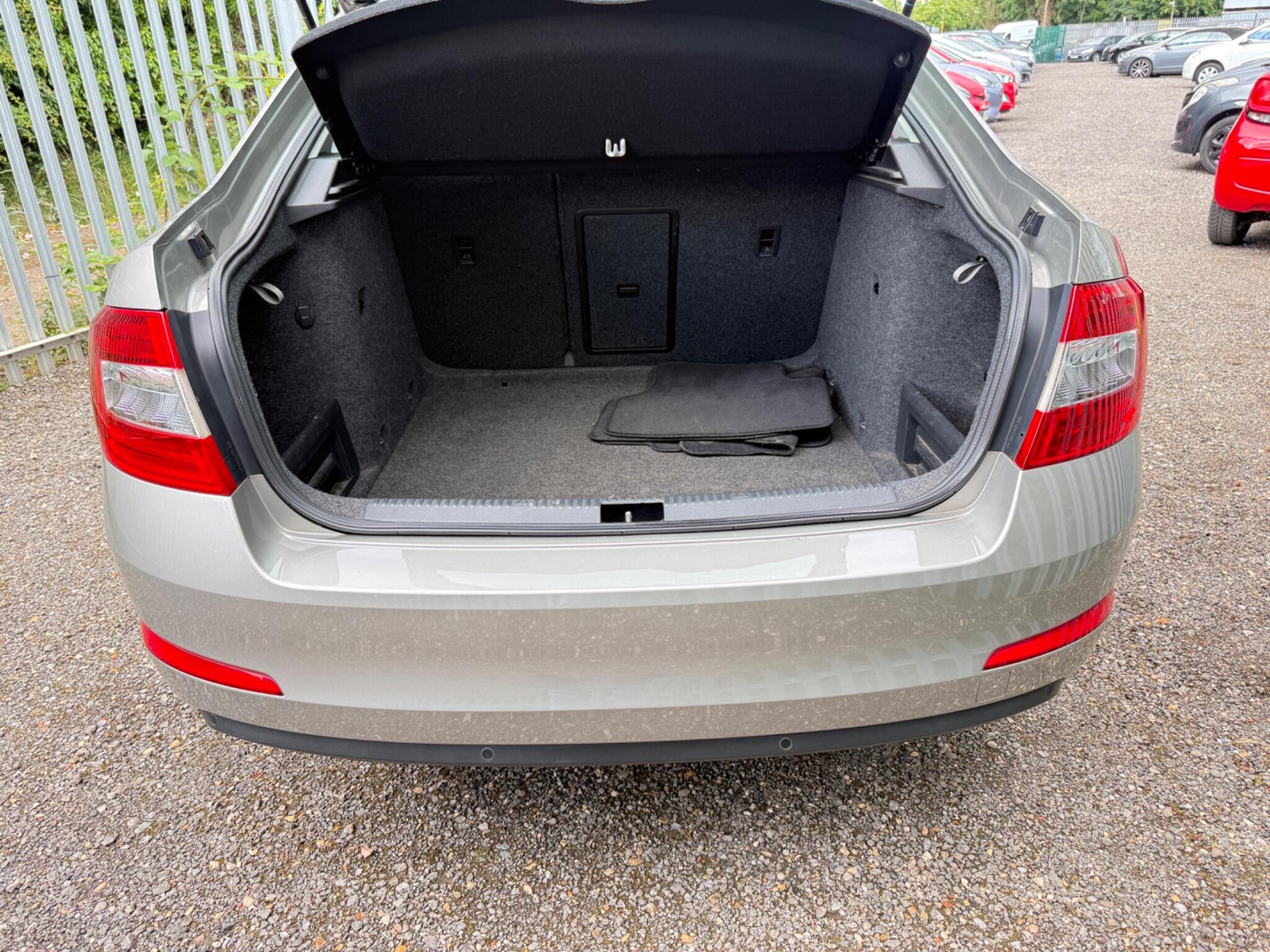 2014 Skoda Octavia image 45