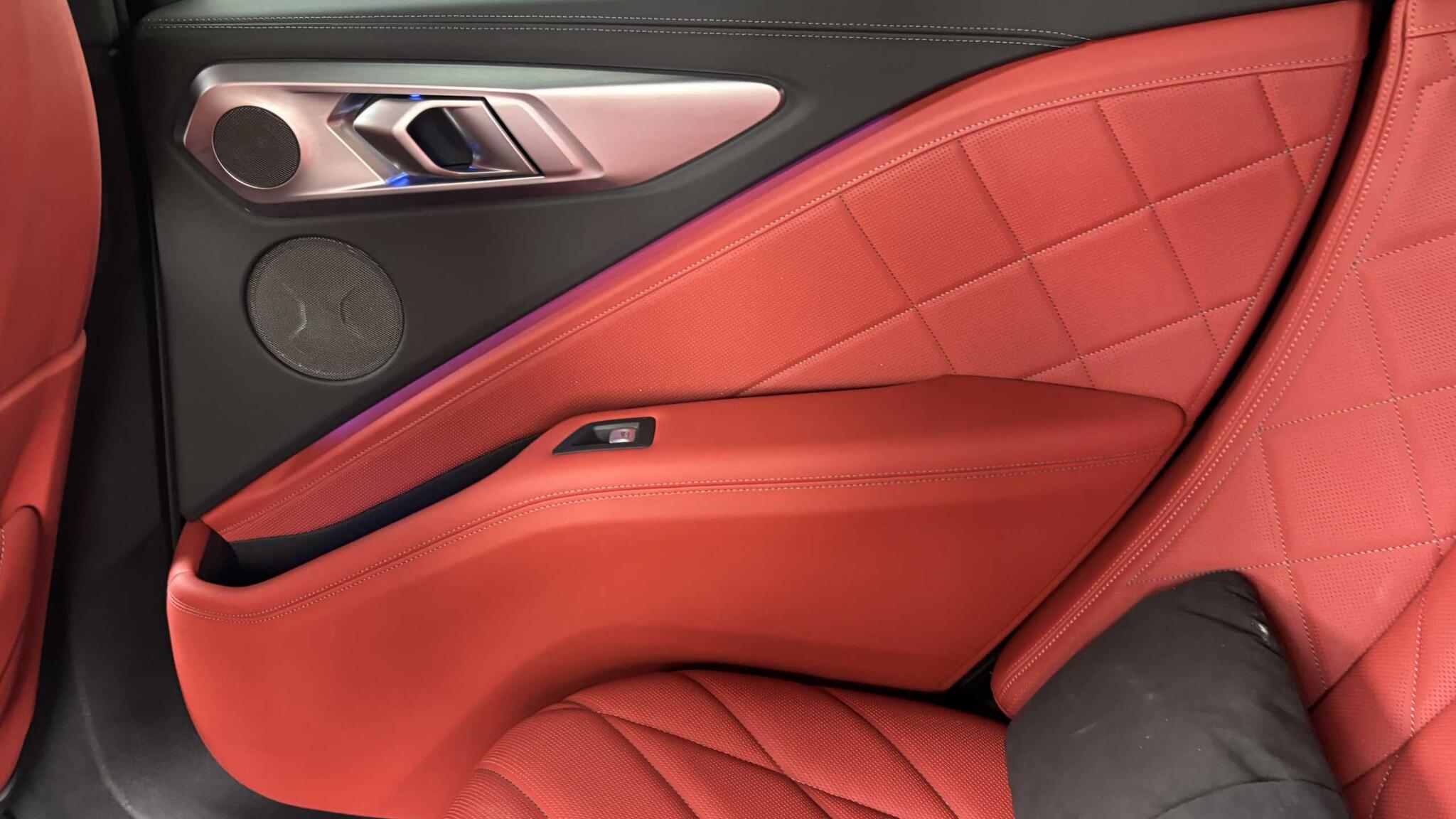 BMW XM view 31