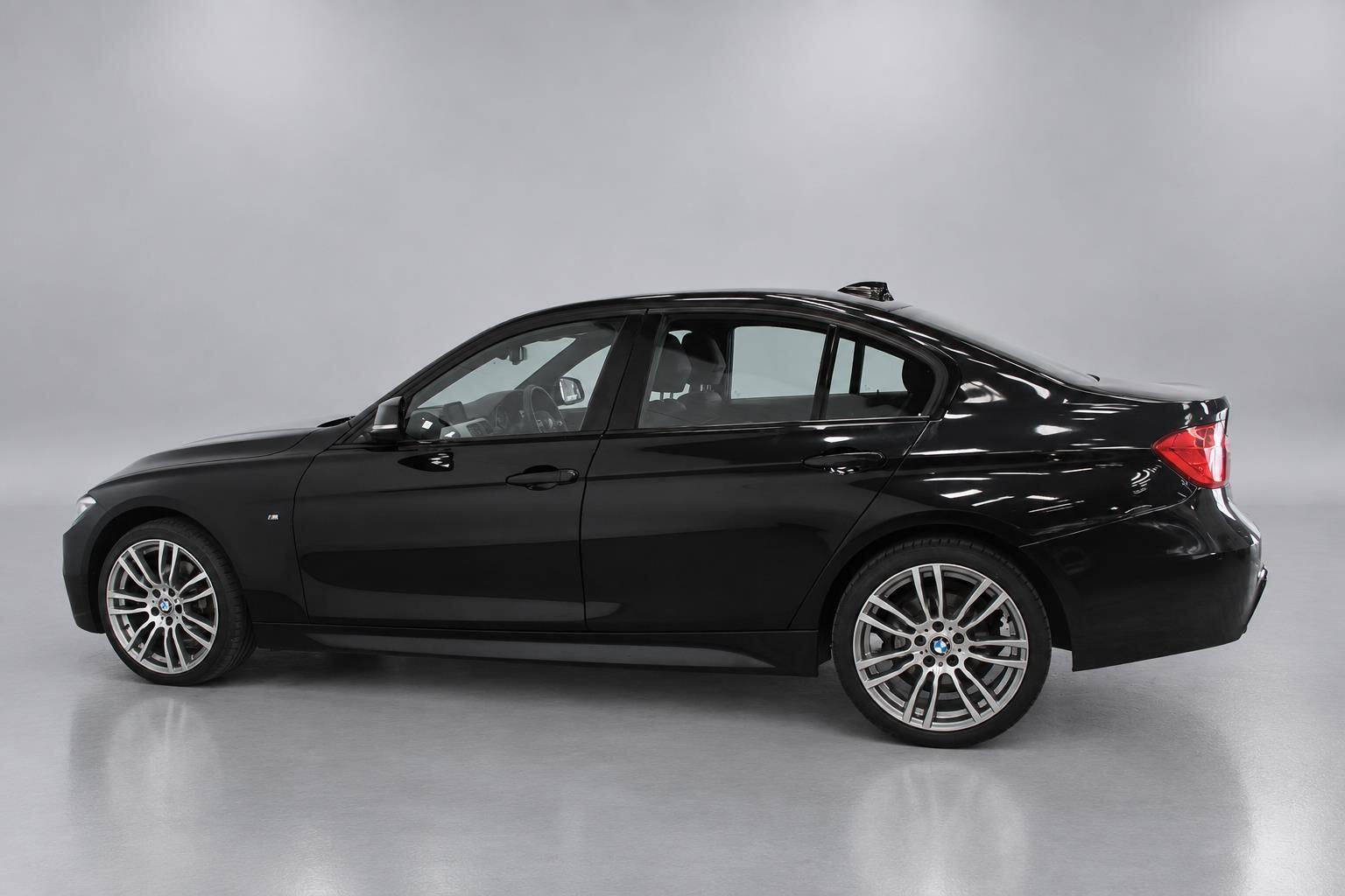 BMW 3 Series view 10