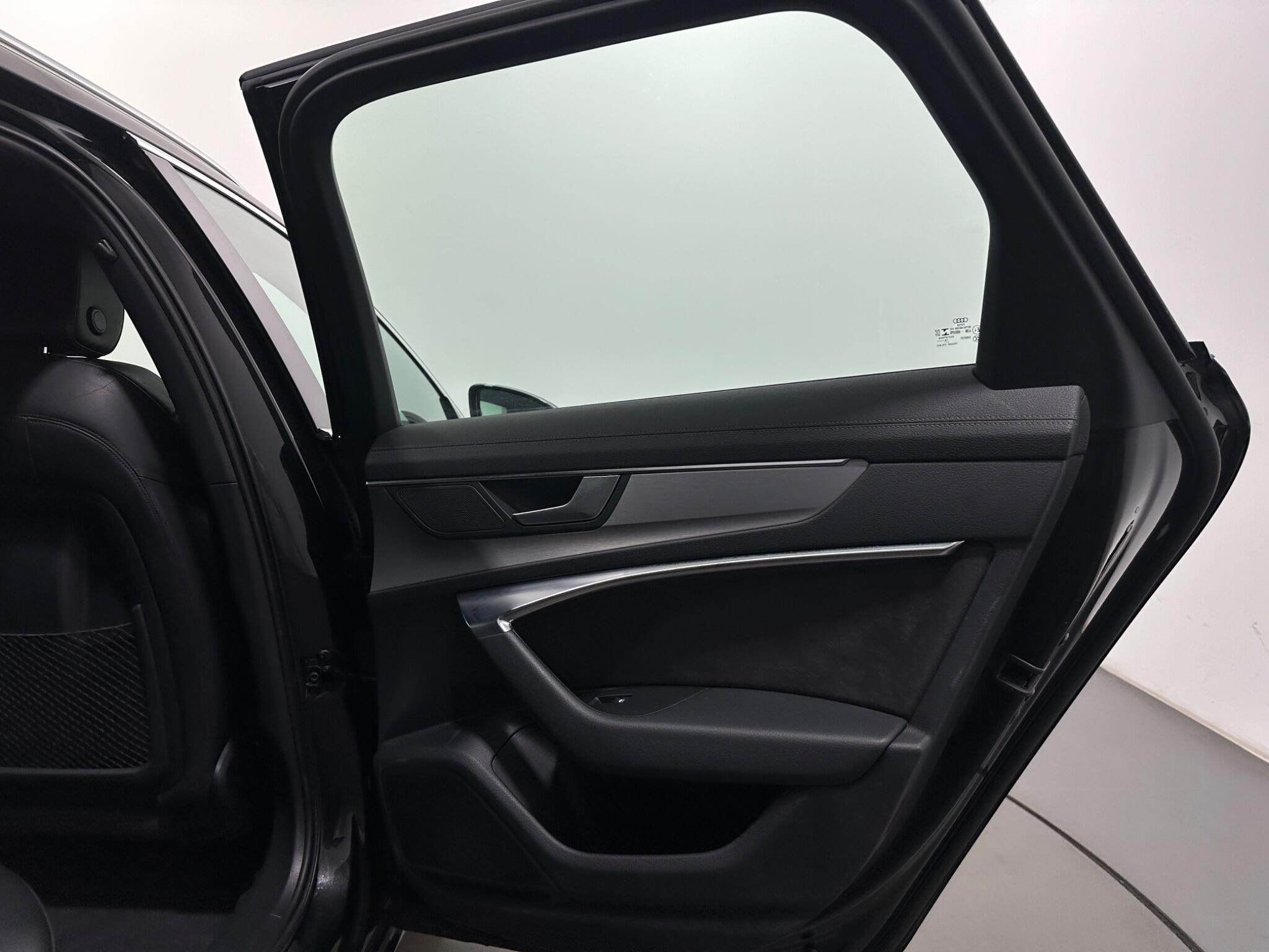Audi A6 Avant view 44