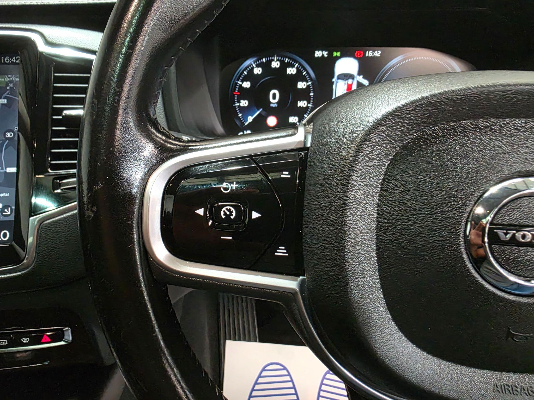 Volvo XC90 view 20
