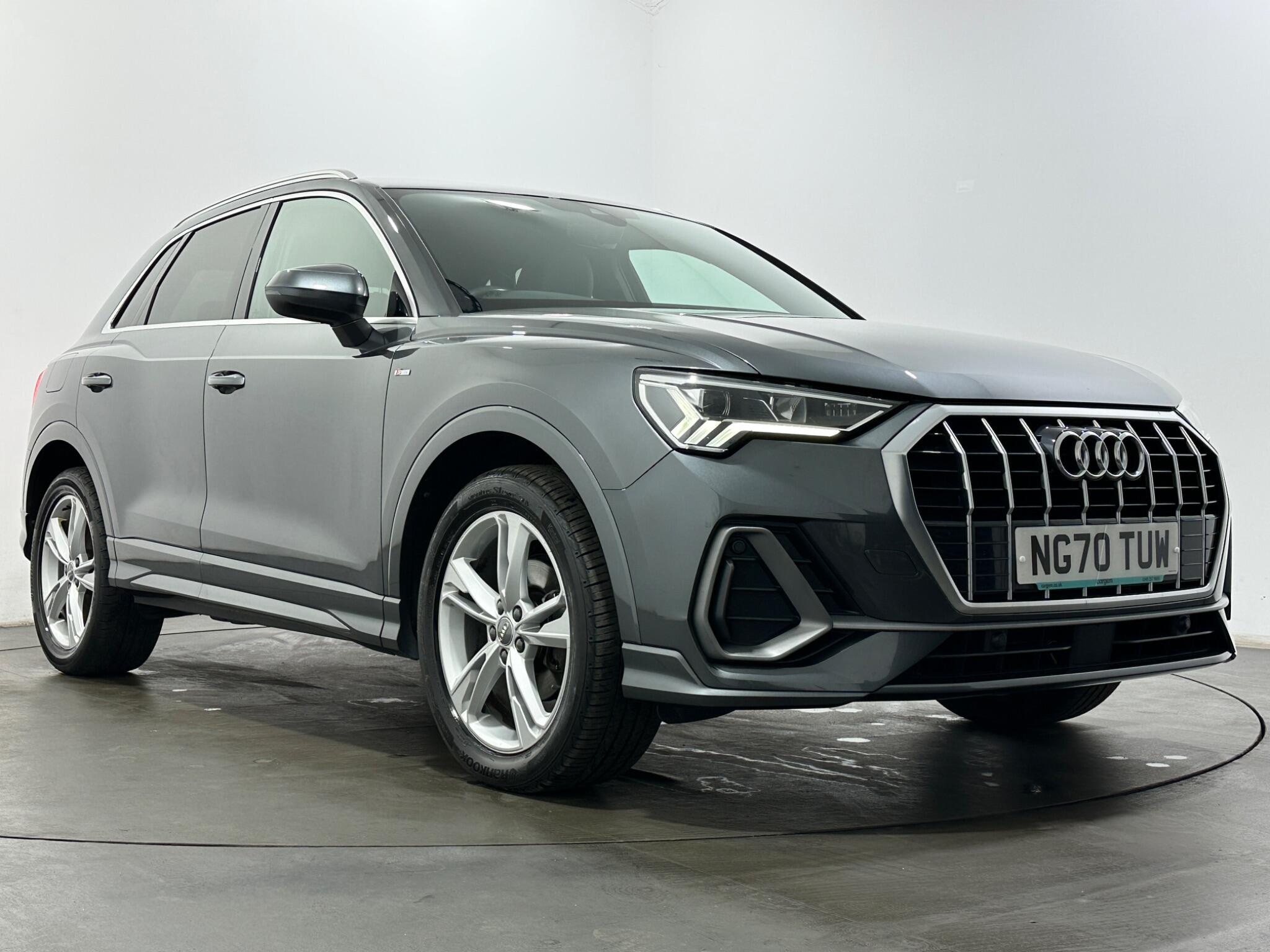 Audi Q3 view 52