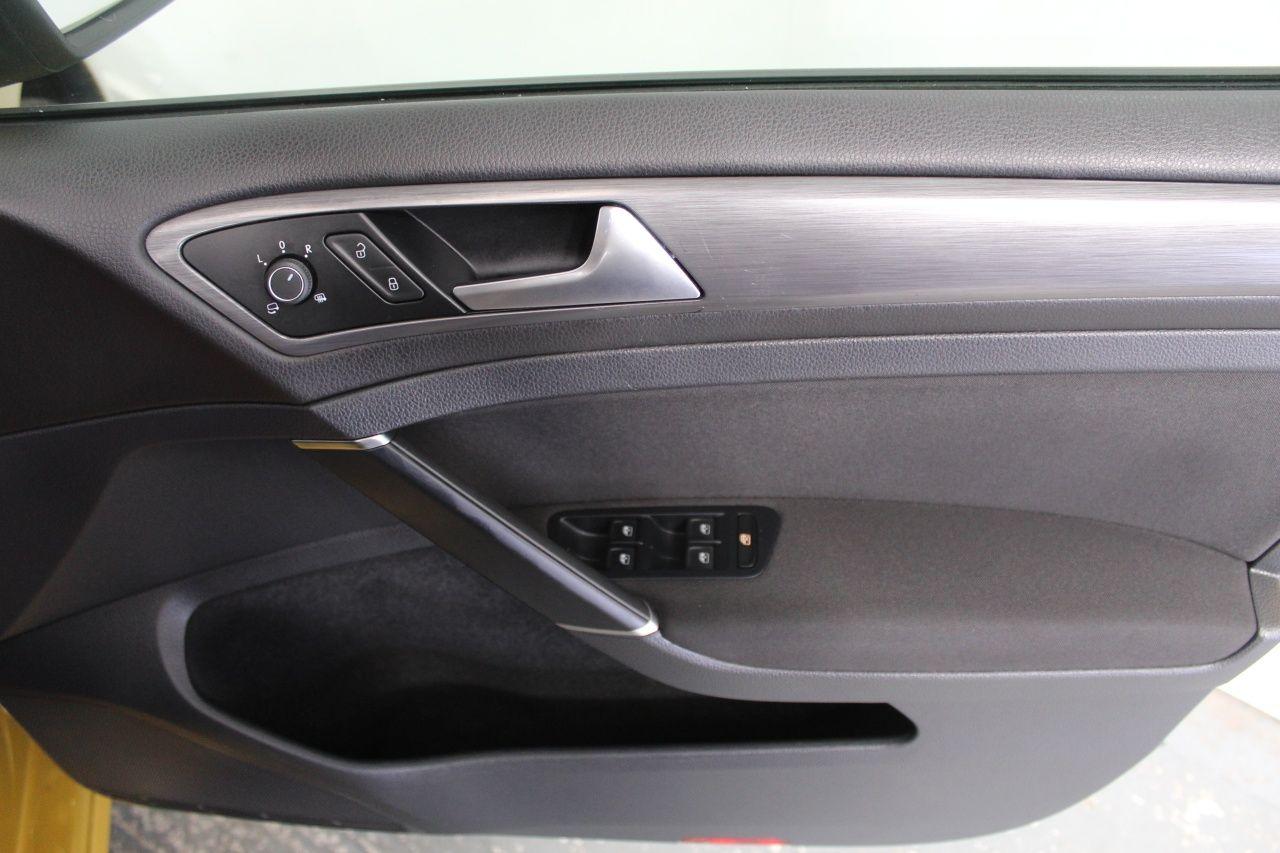 Volkswagen Golf view 48