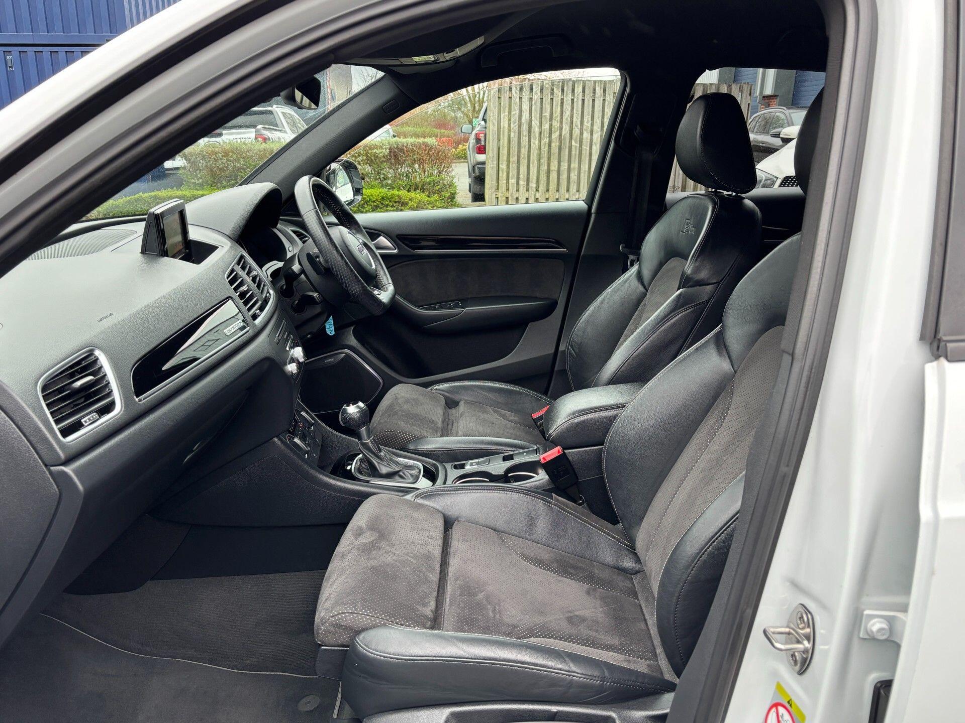 Audi Q3 view 23