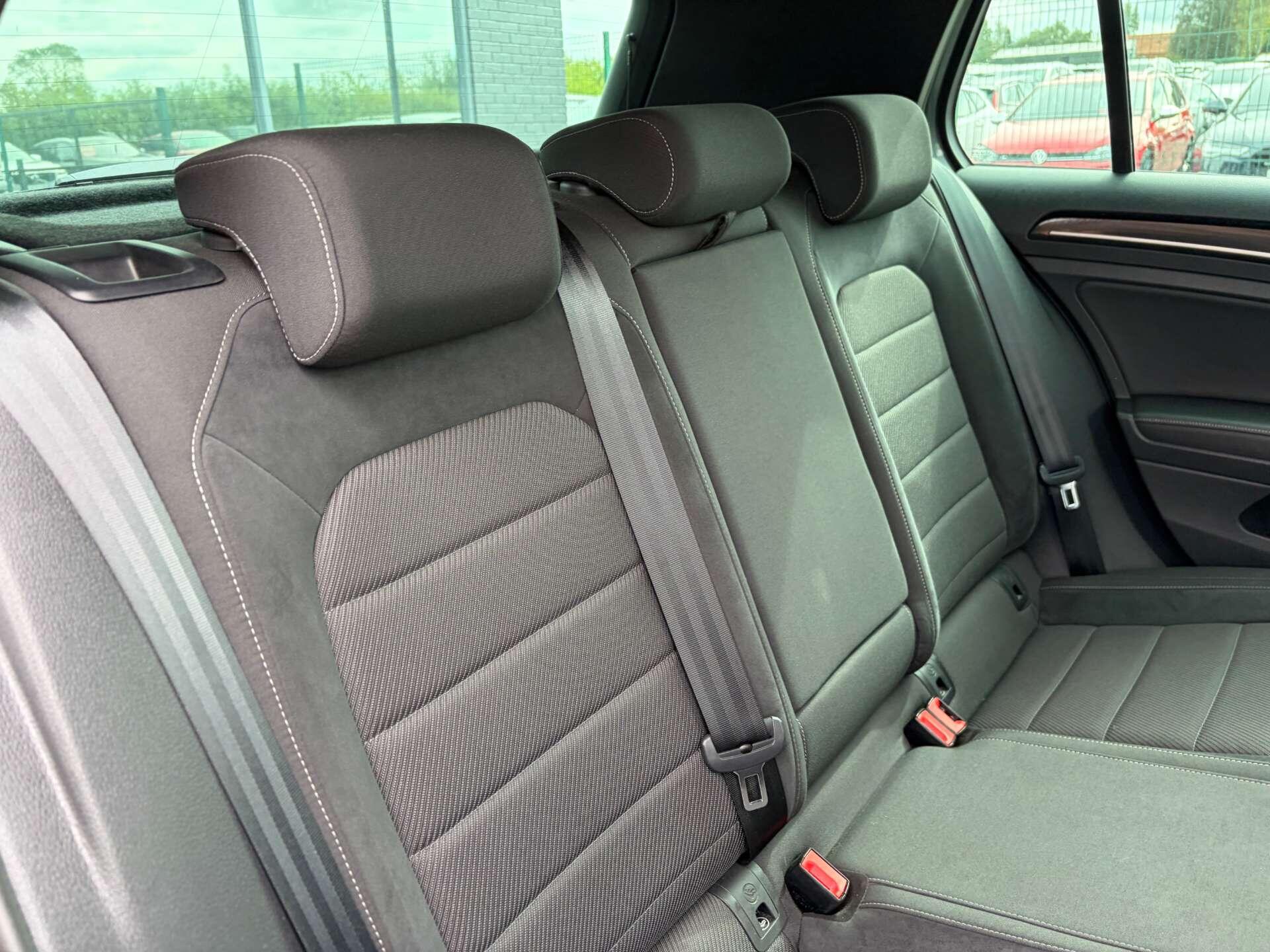Volkswagen Golf view 30