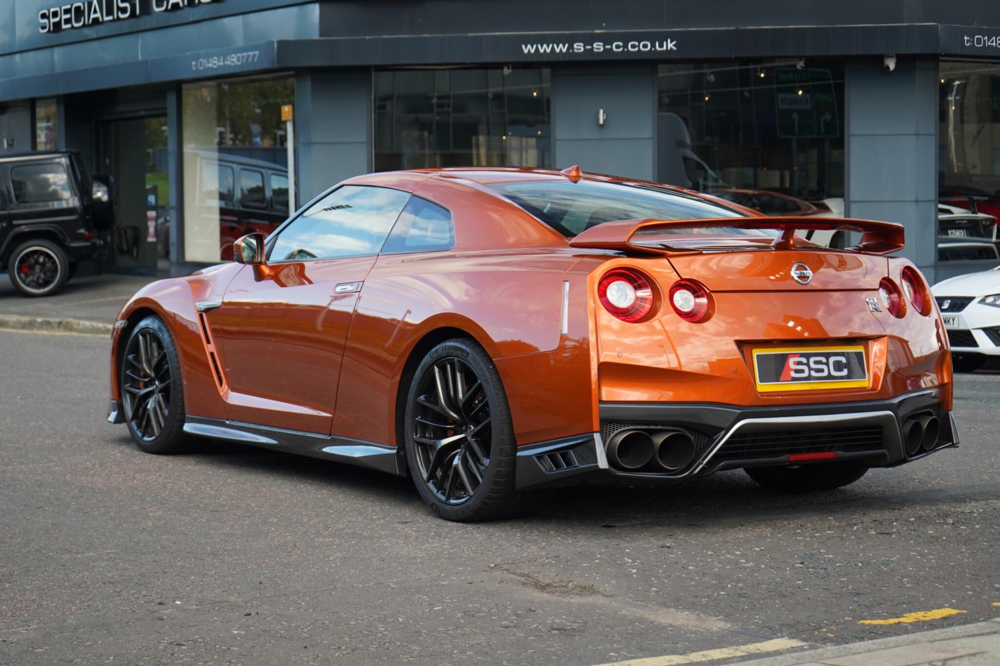 Nissan GT-R view 14