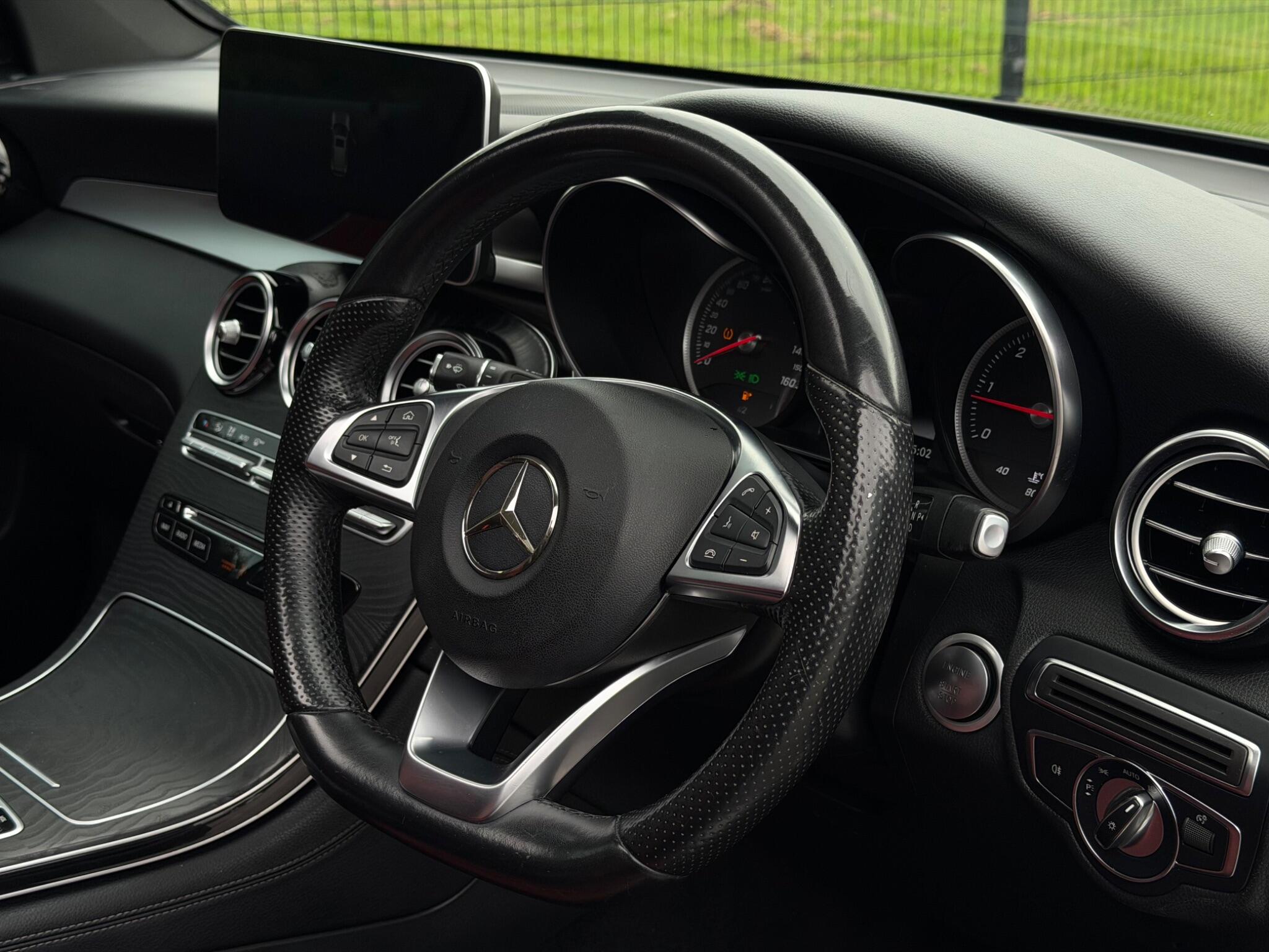 Mercedes-Benz GLC view 27