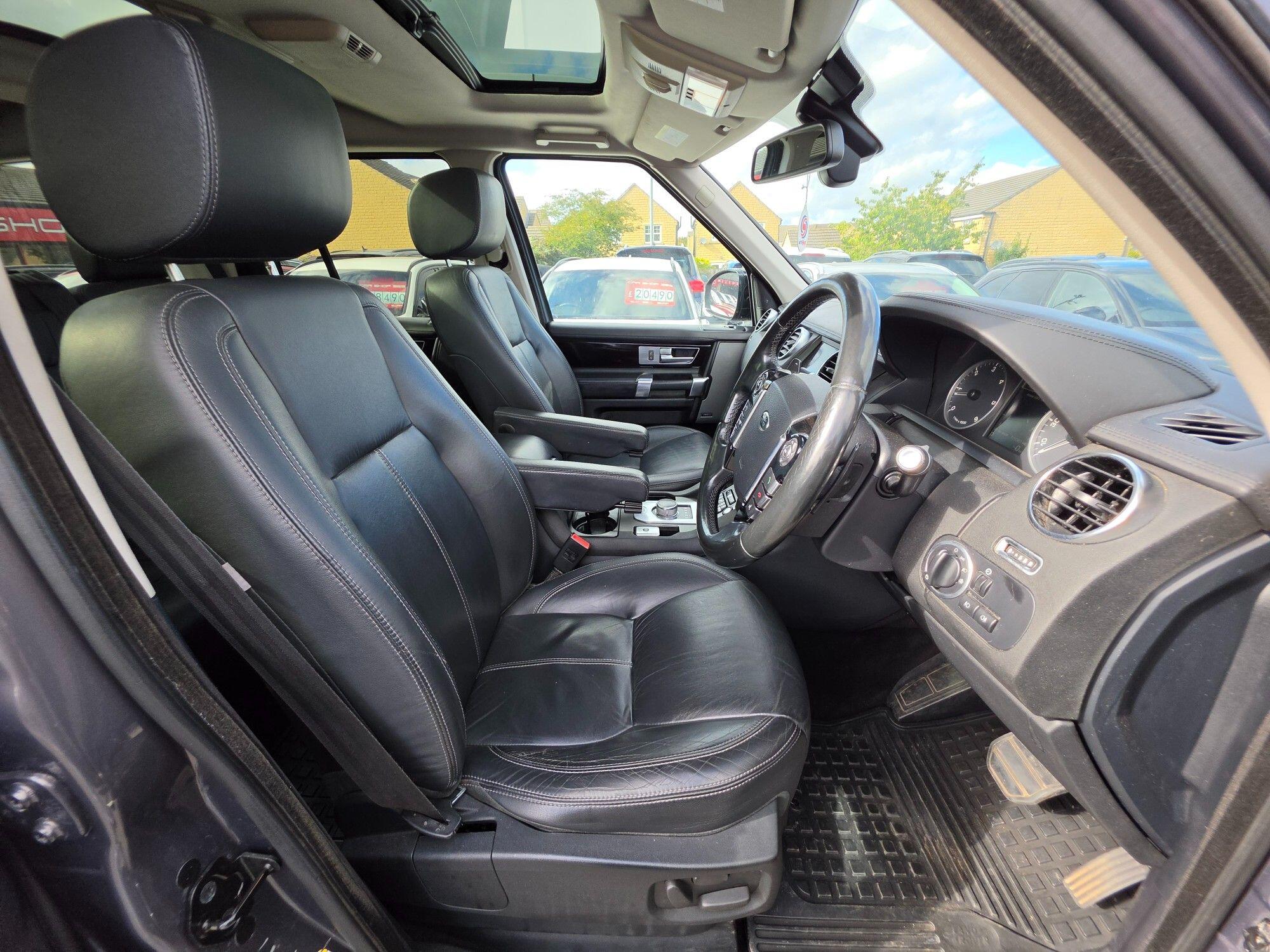 Land Rover Discovery view 23