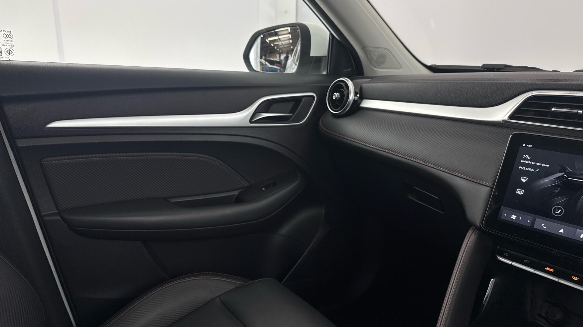 MG MG ZS view 37