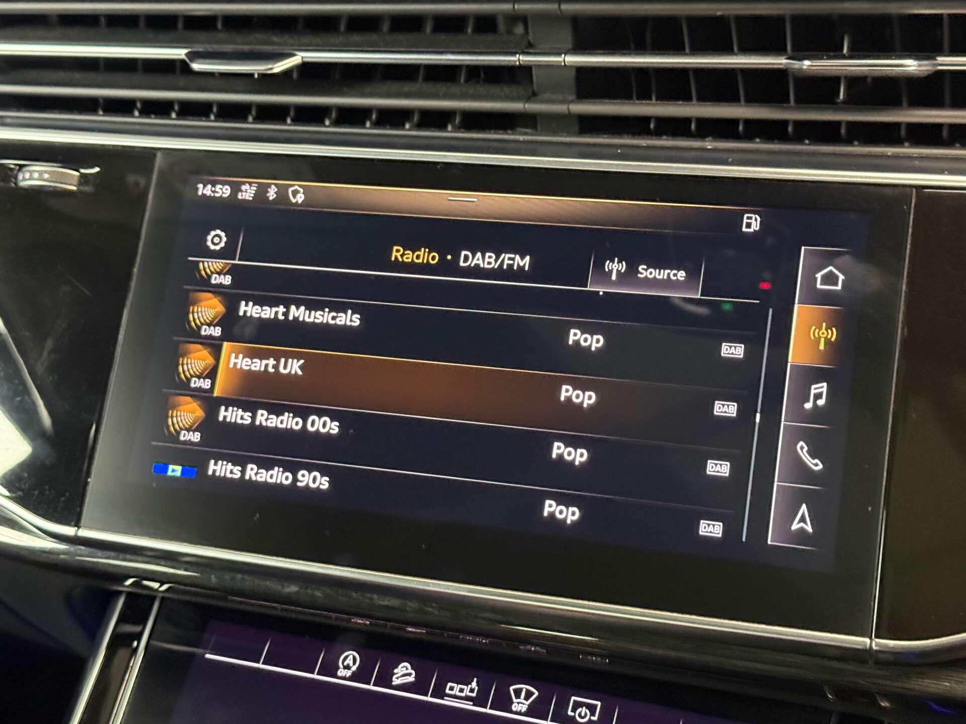 Audi SQ7 view 44