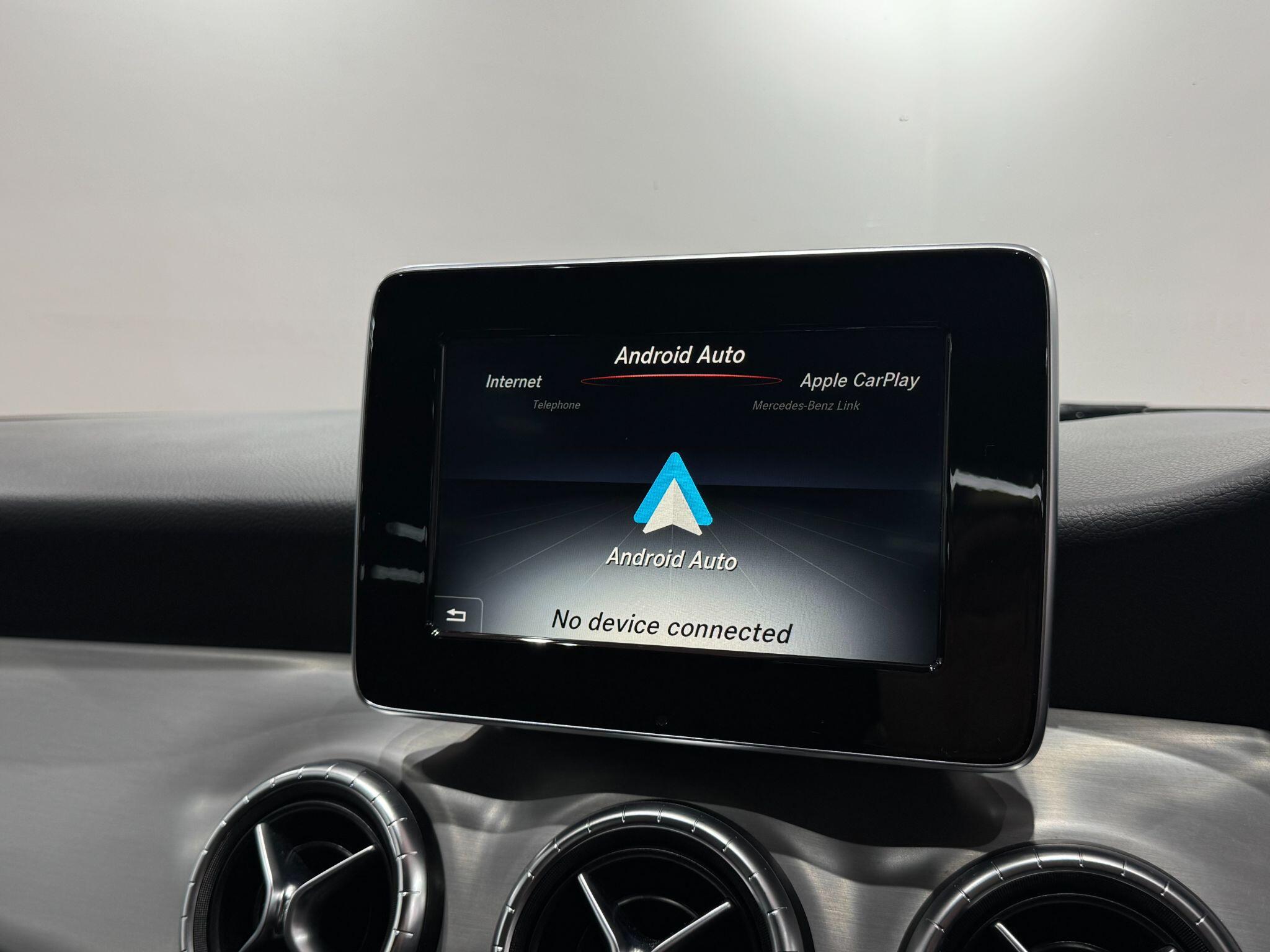 Mercedes-Benz CLA view 40