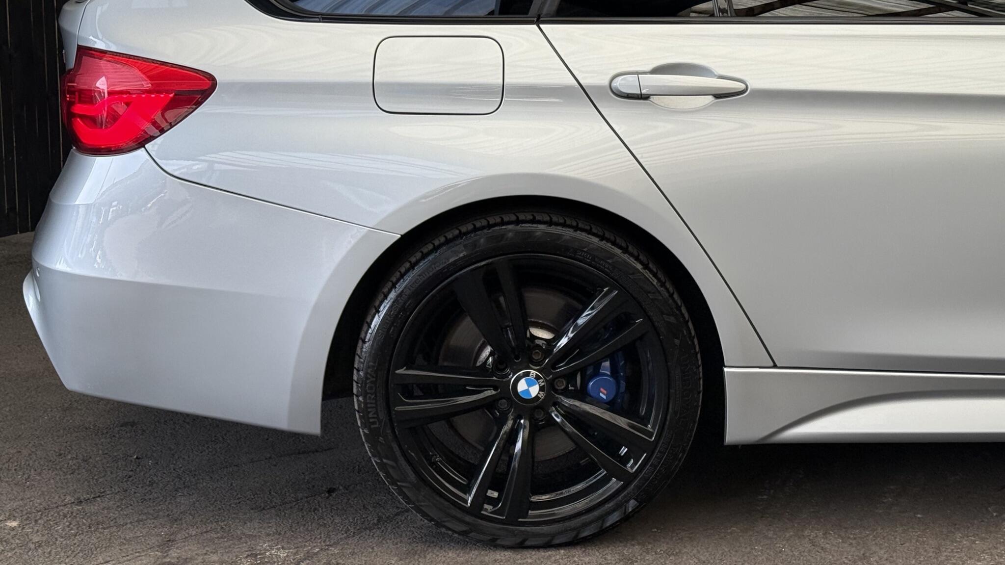 BMW 3 Series view 16