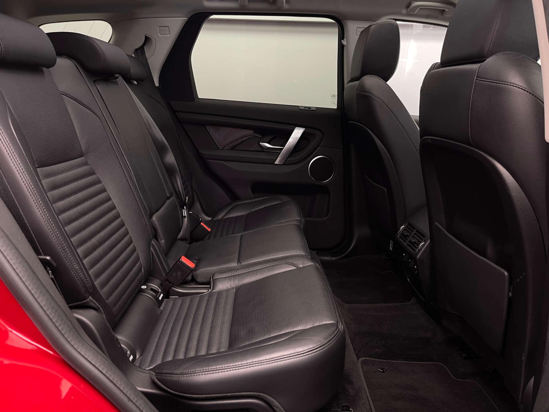 Land Rover Discovery Sport view 24