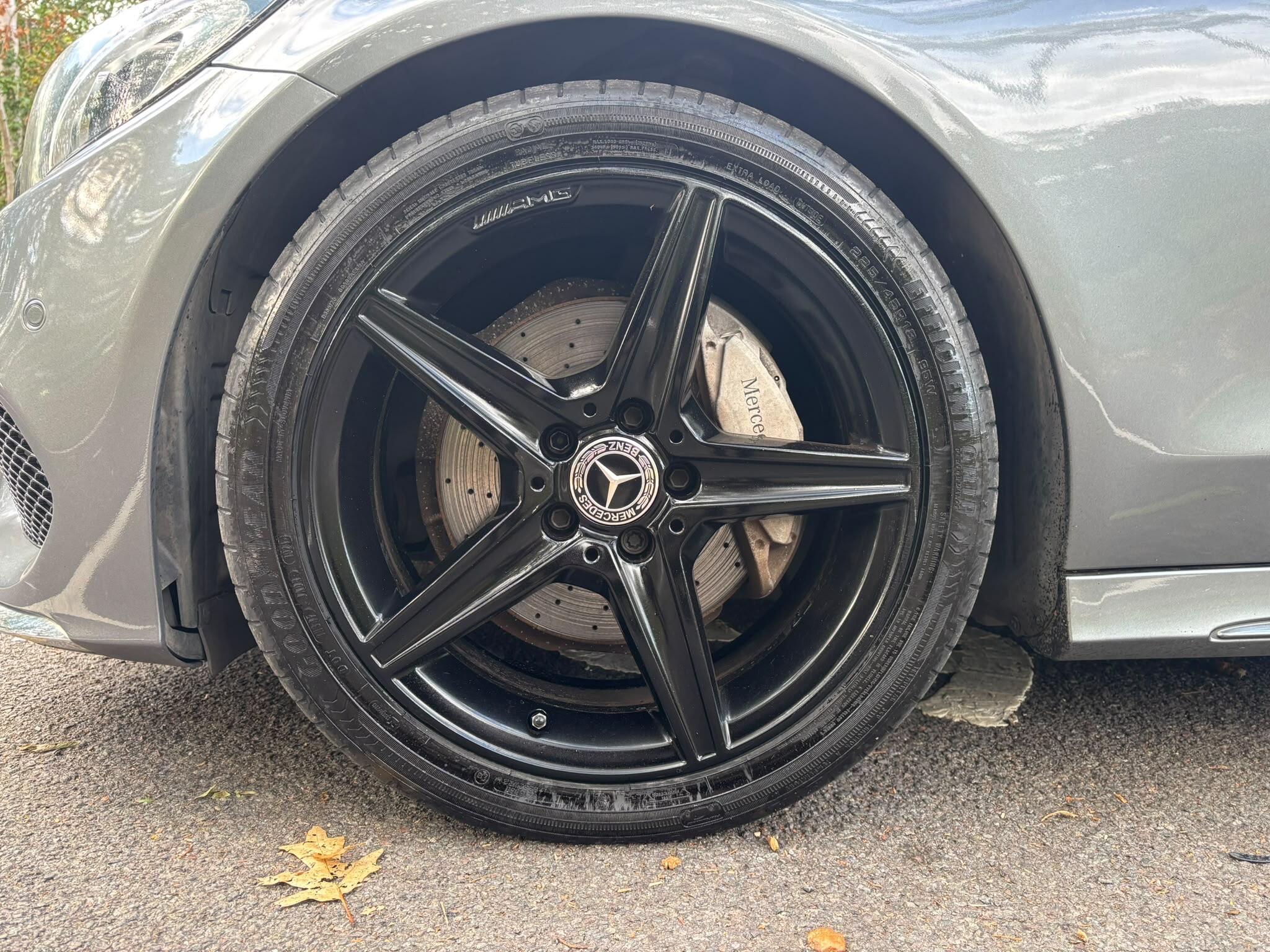 Mercedes-Benz C-Class view 27