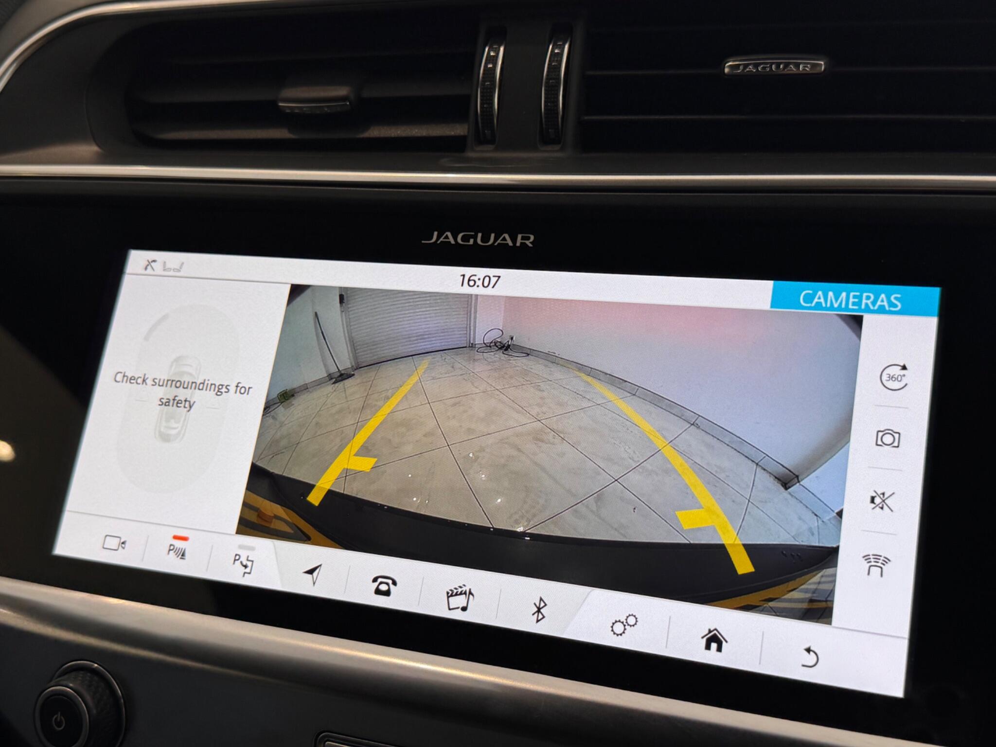 Jaguar I-Pace view 21