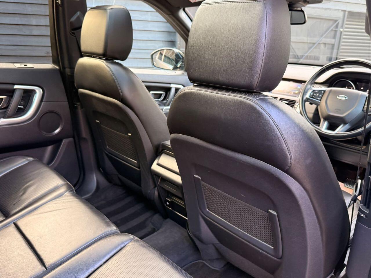 Land Rover Discovery Sport view 15