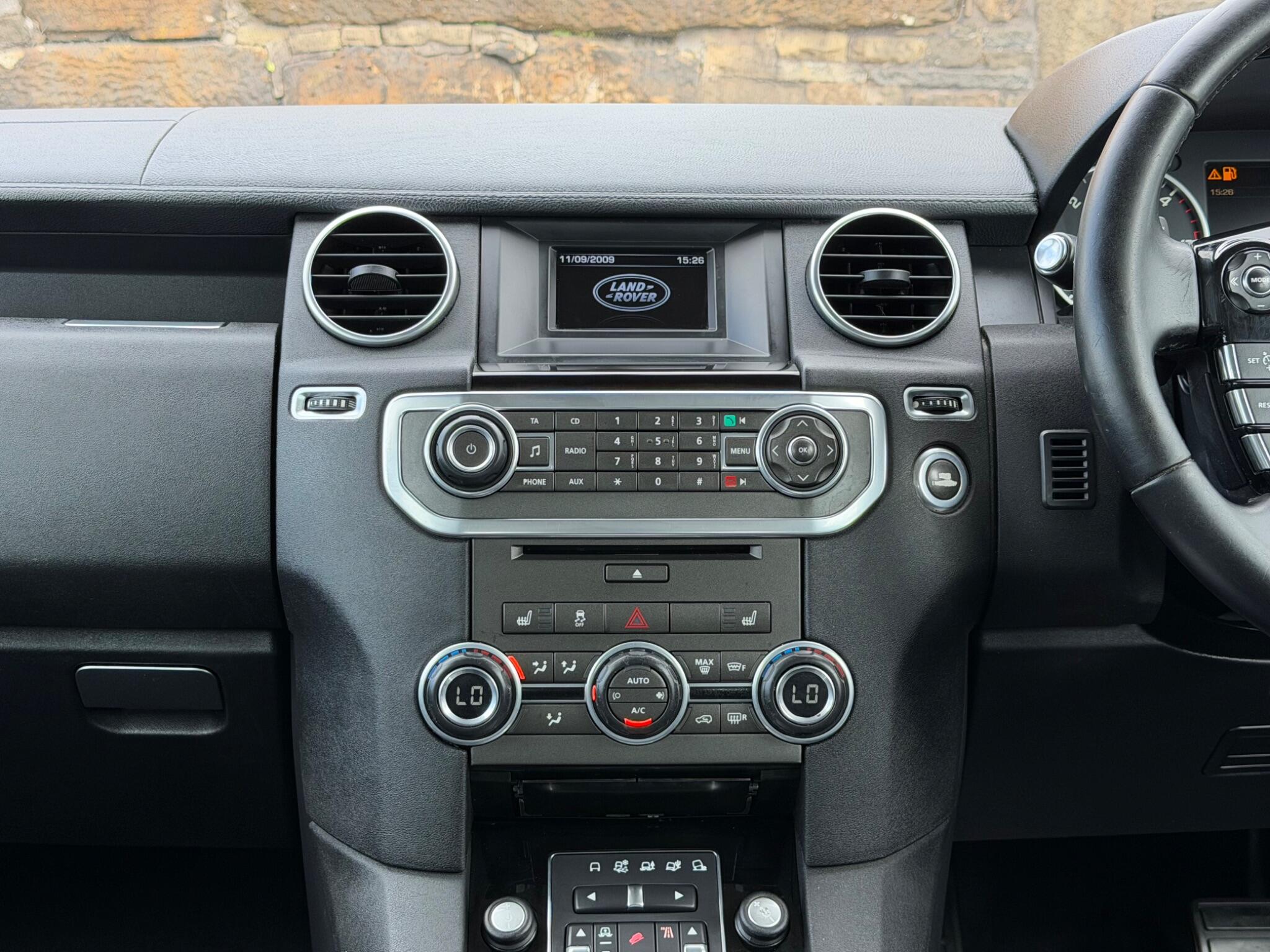 Land Rover Discovery view 26
