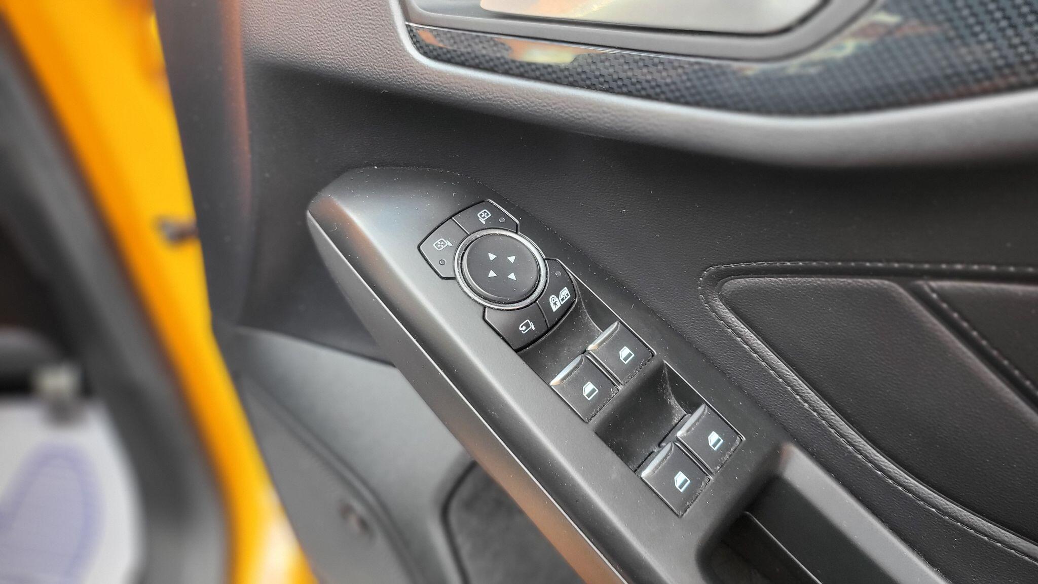 Ford Focus view 24