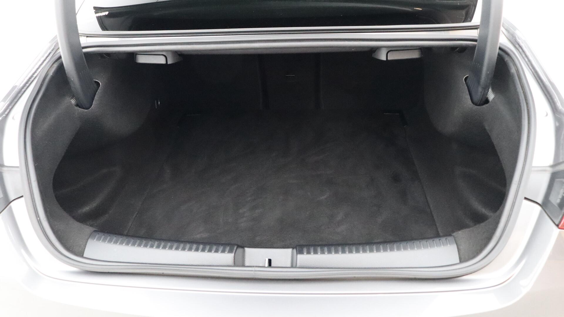 Mercedes-Benz Cla view 13