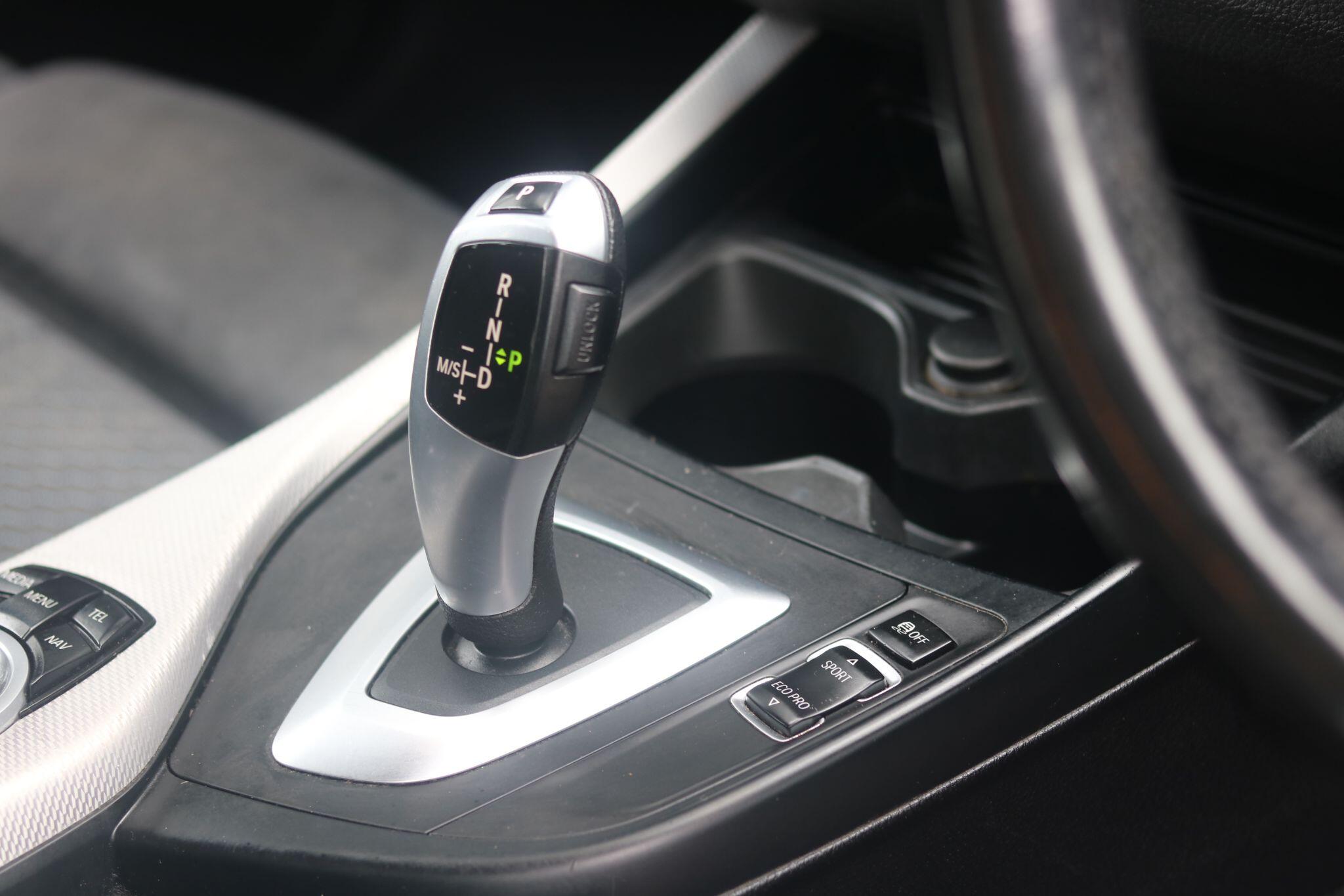 BMW 1 Series view 8