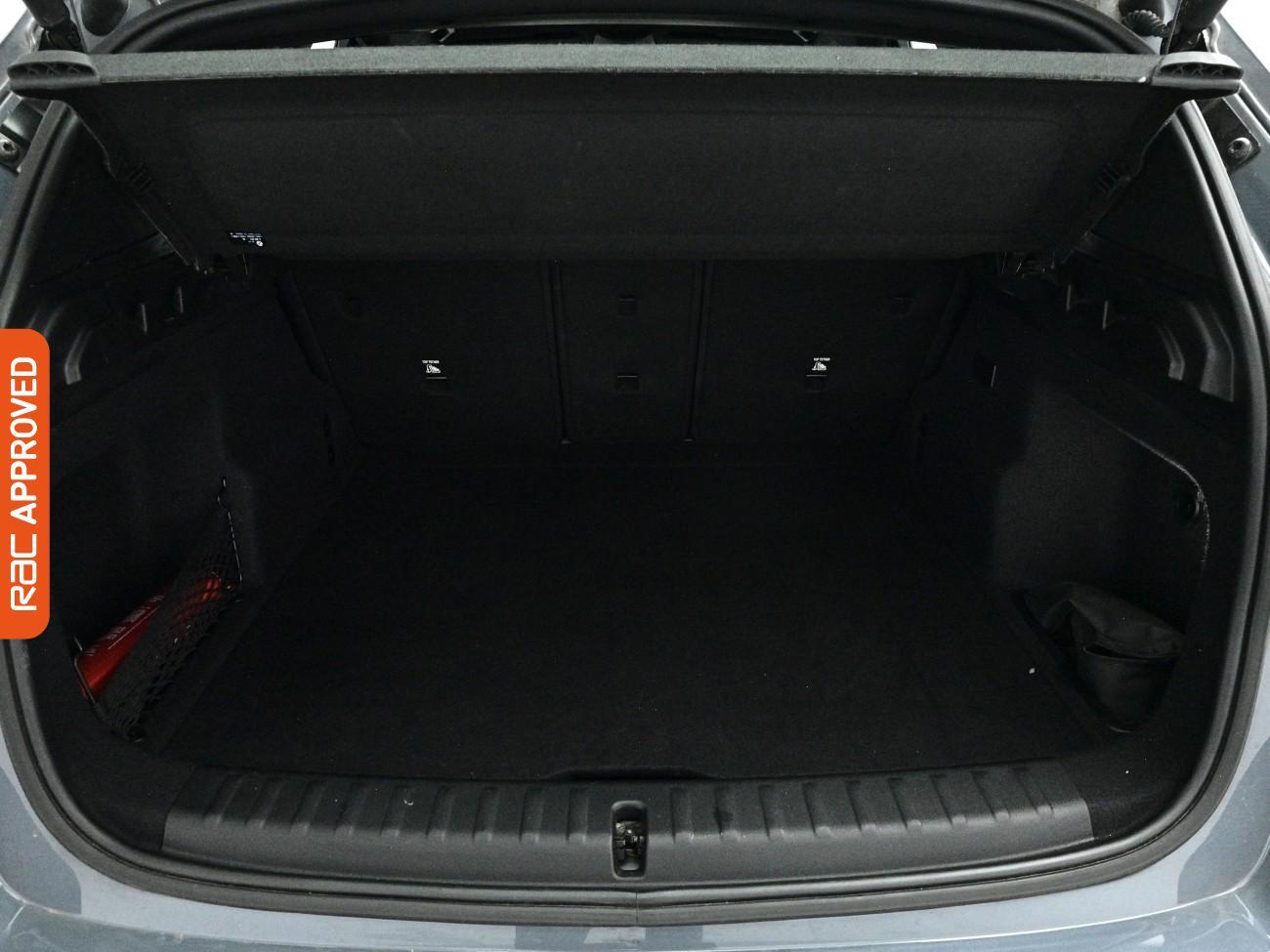 BMW Ix1 view 26