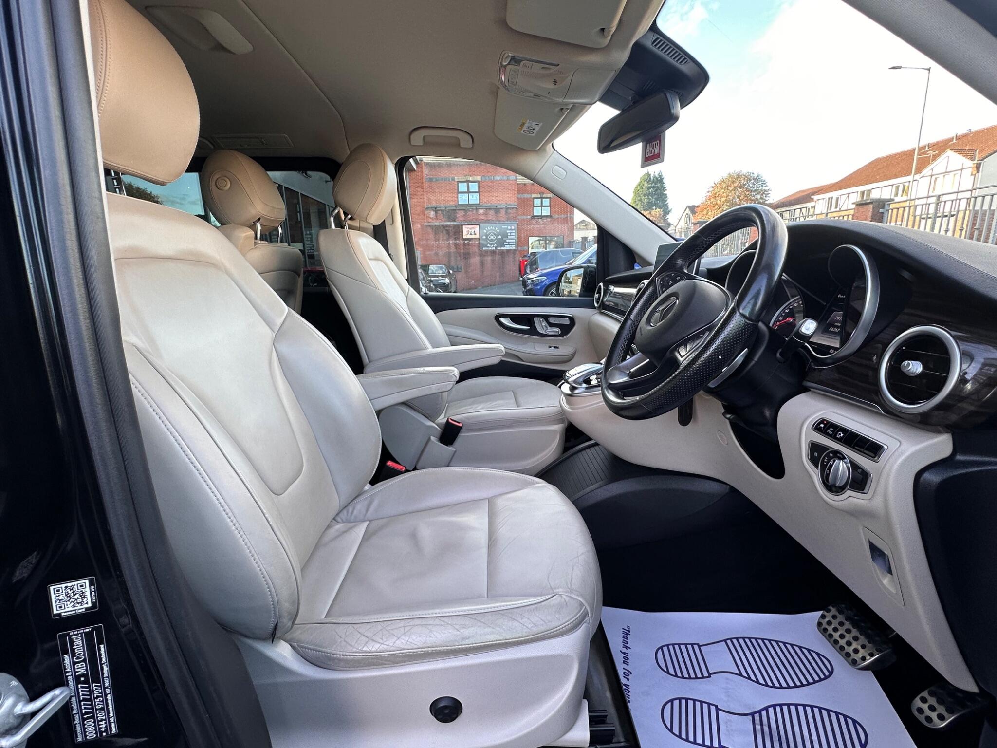 Mercedes-Benz V-Class view 10