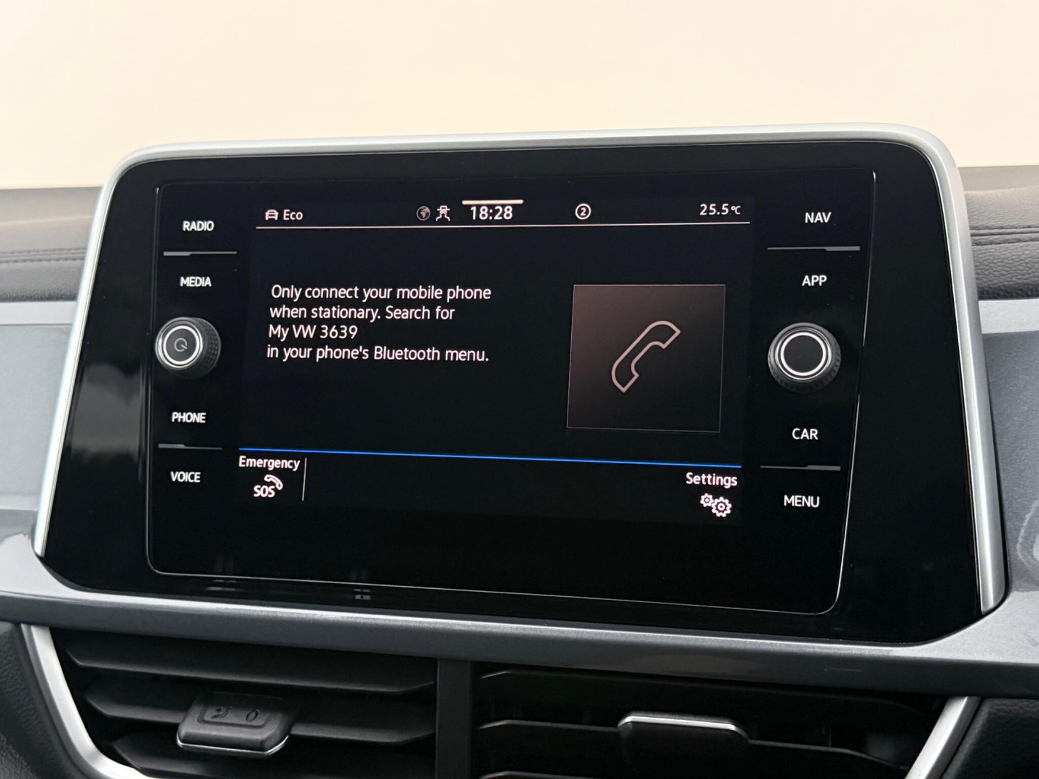 Volkswagen T-Roc view 25