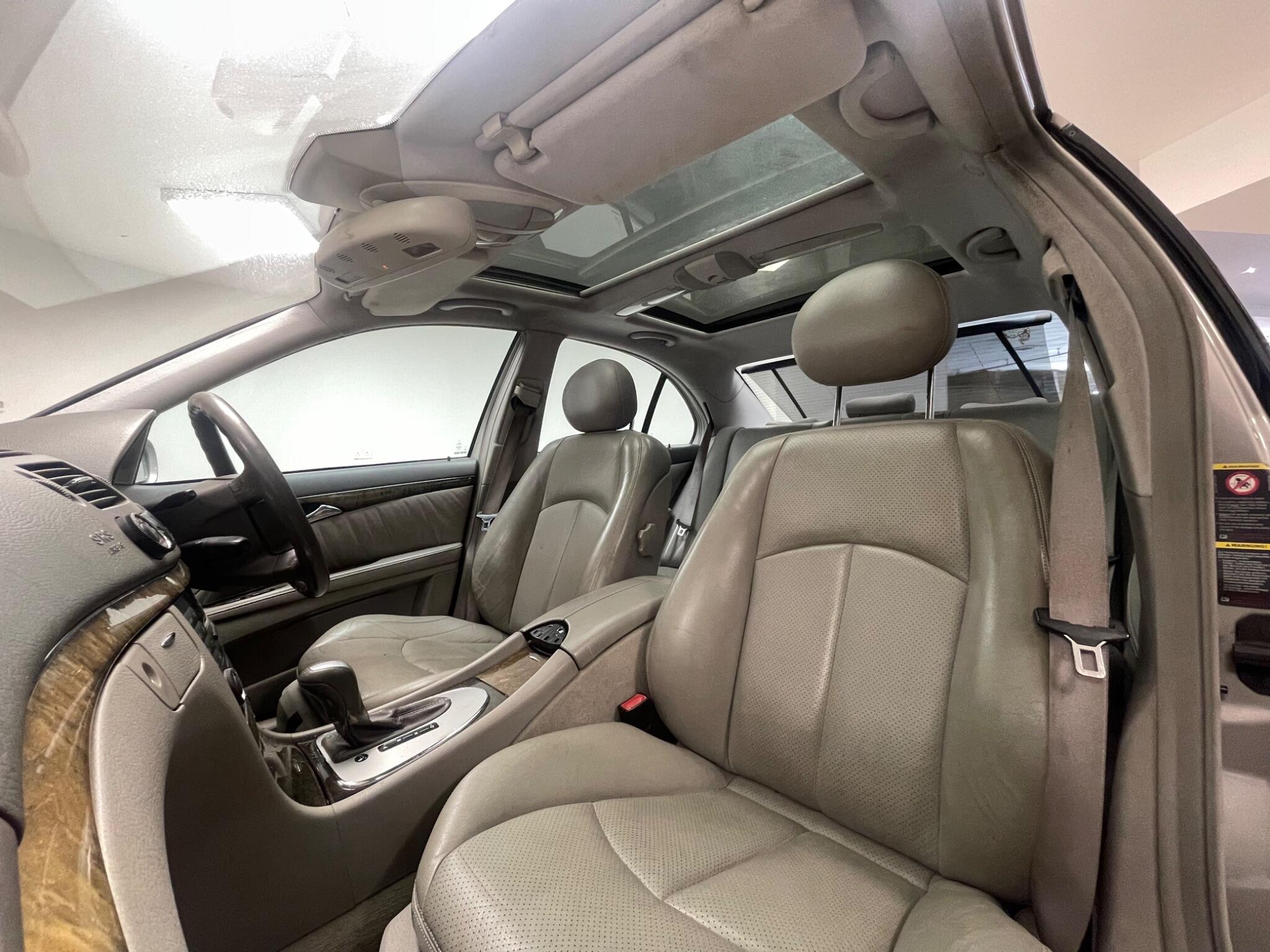Mercedes-Benz E-Class view 24