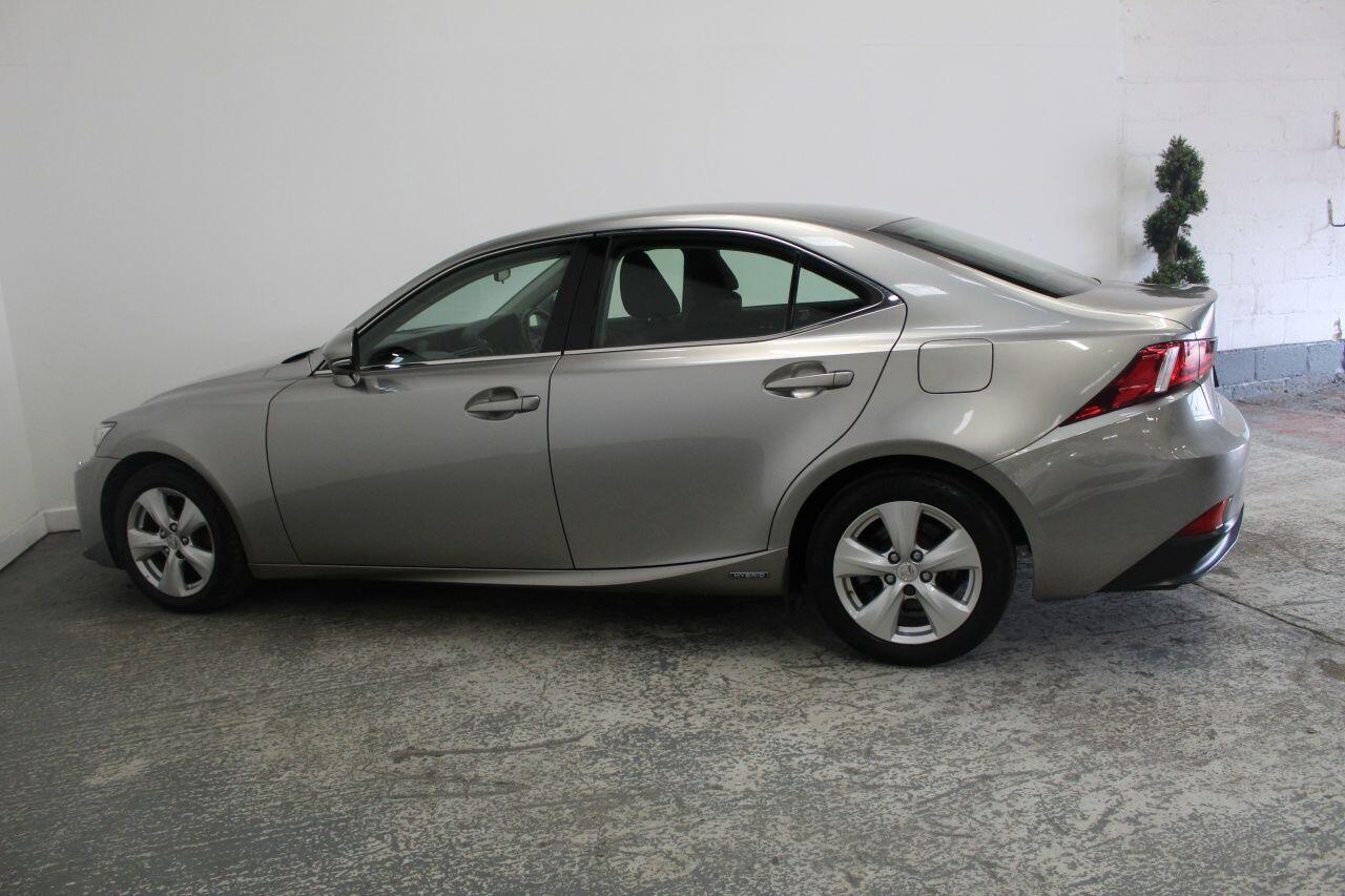Lexus Is view 10