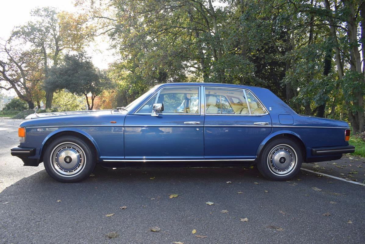 Rolls-Royce Silver Spirit view 36
