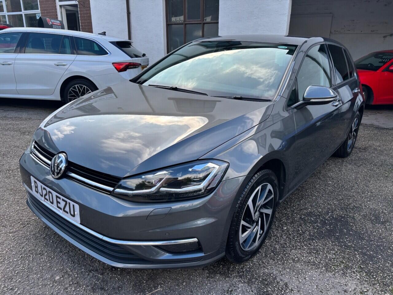 Volkswagen Golf view 3