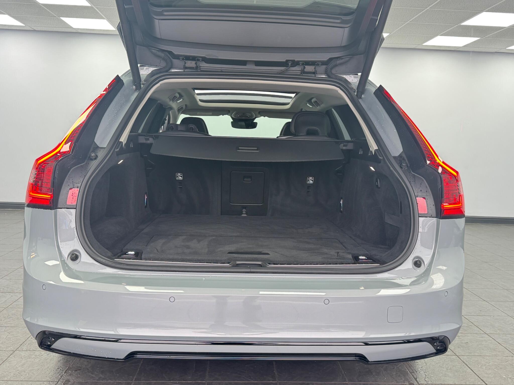 Volvo V90 view 60