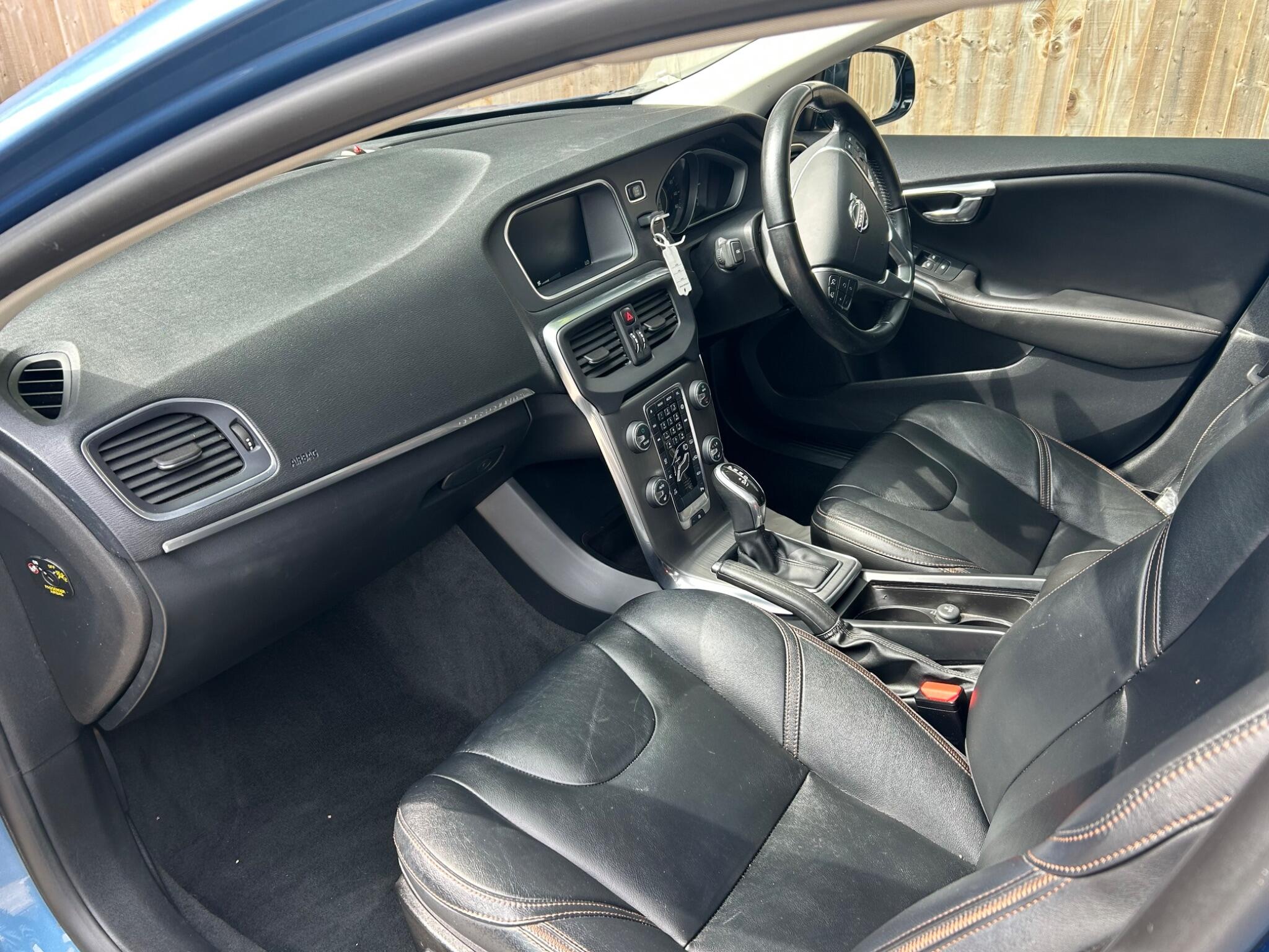 Volvo V40 Cross Country view 30
