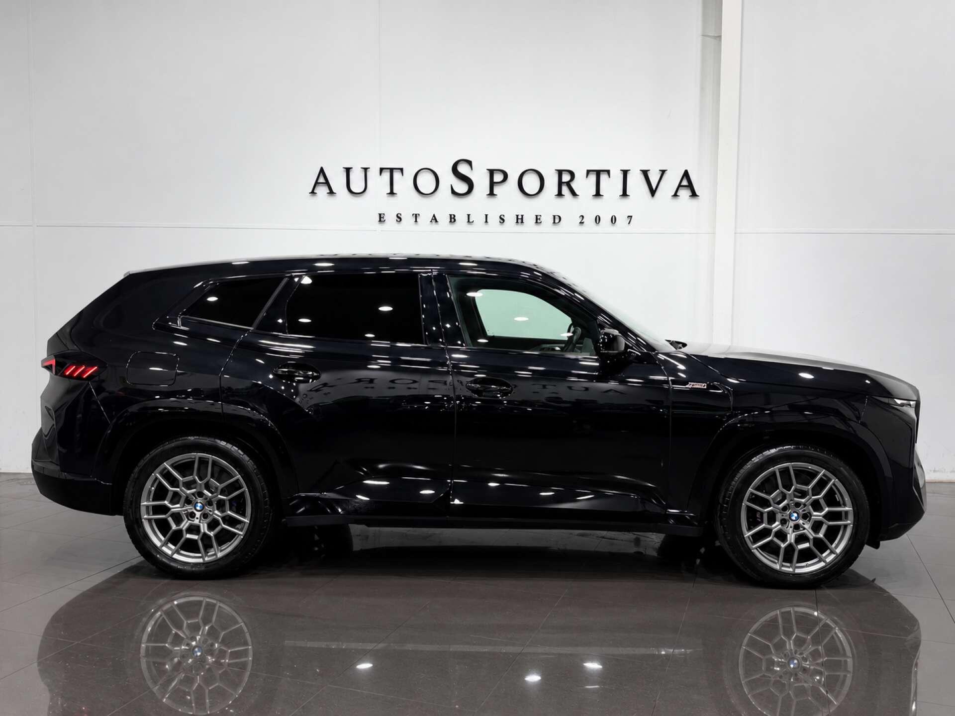 BMW XM view 3
