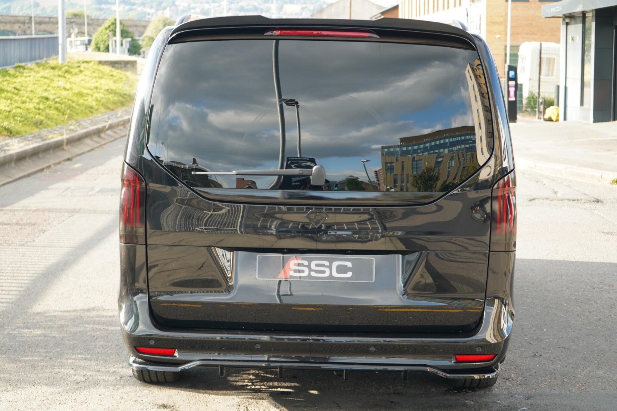 Mercedes-Benz V-Class view 12
