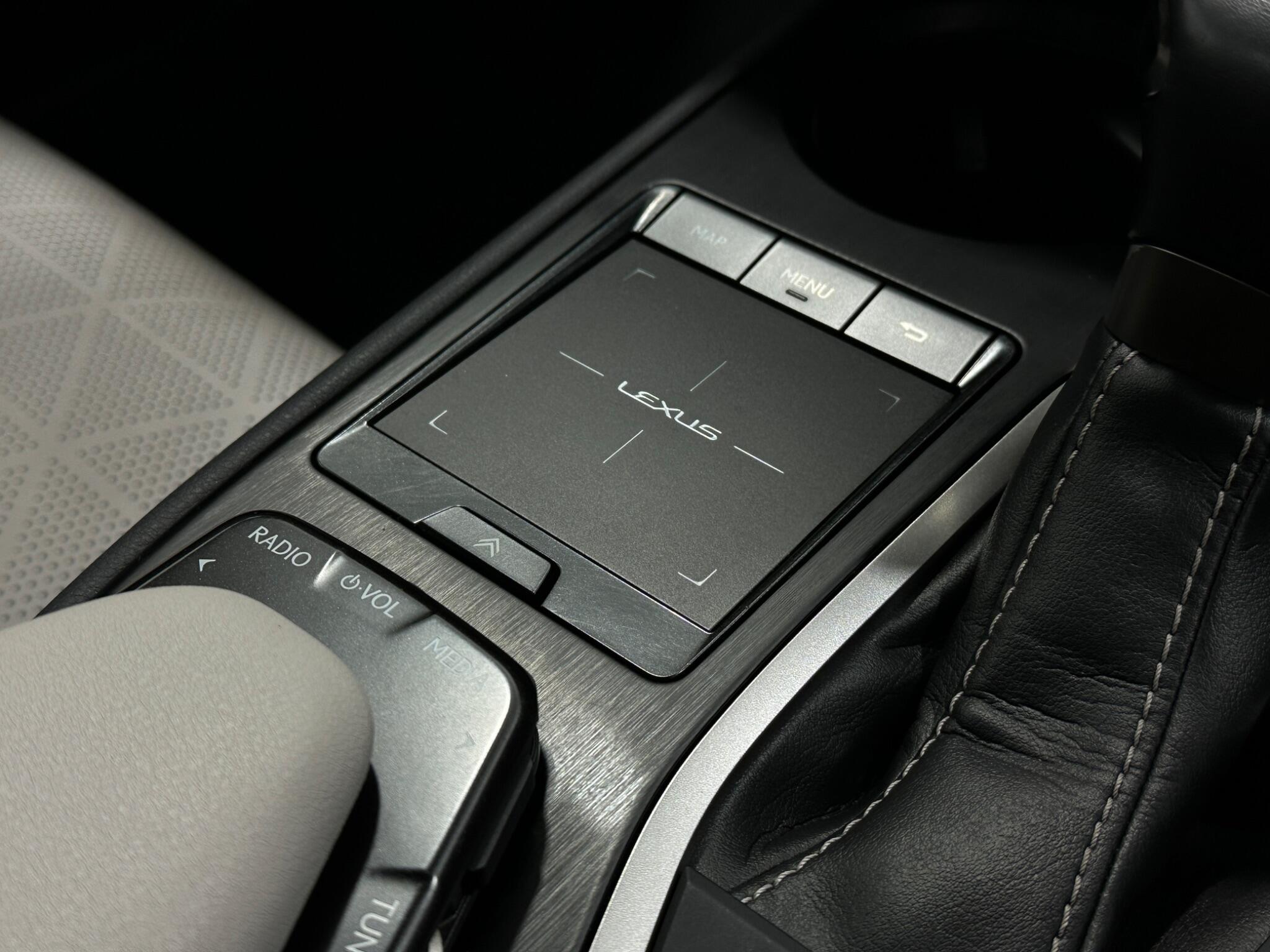 Lexus UX view 20