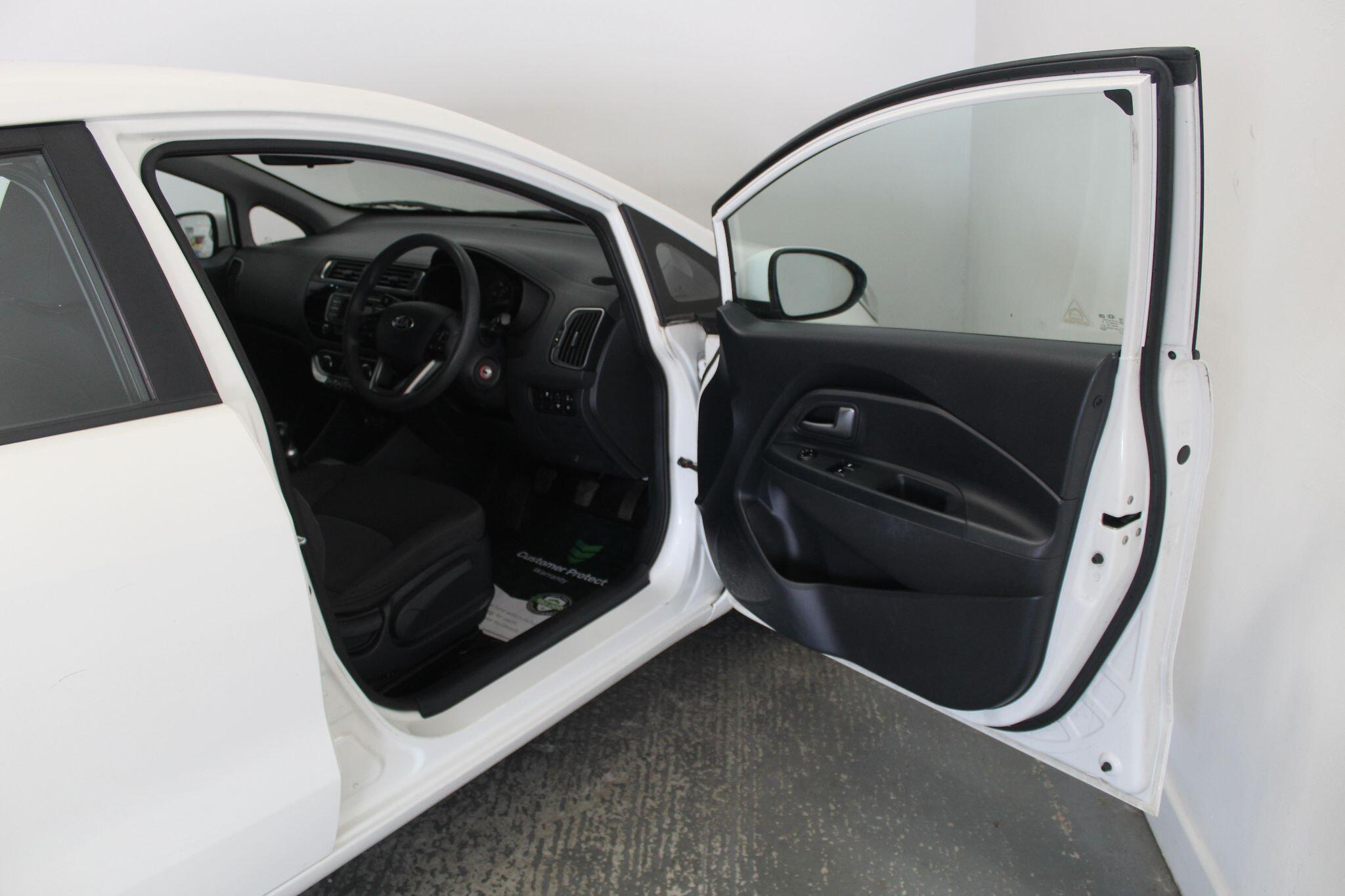 Kia Rio view 22